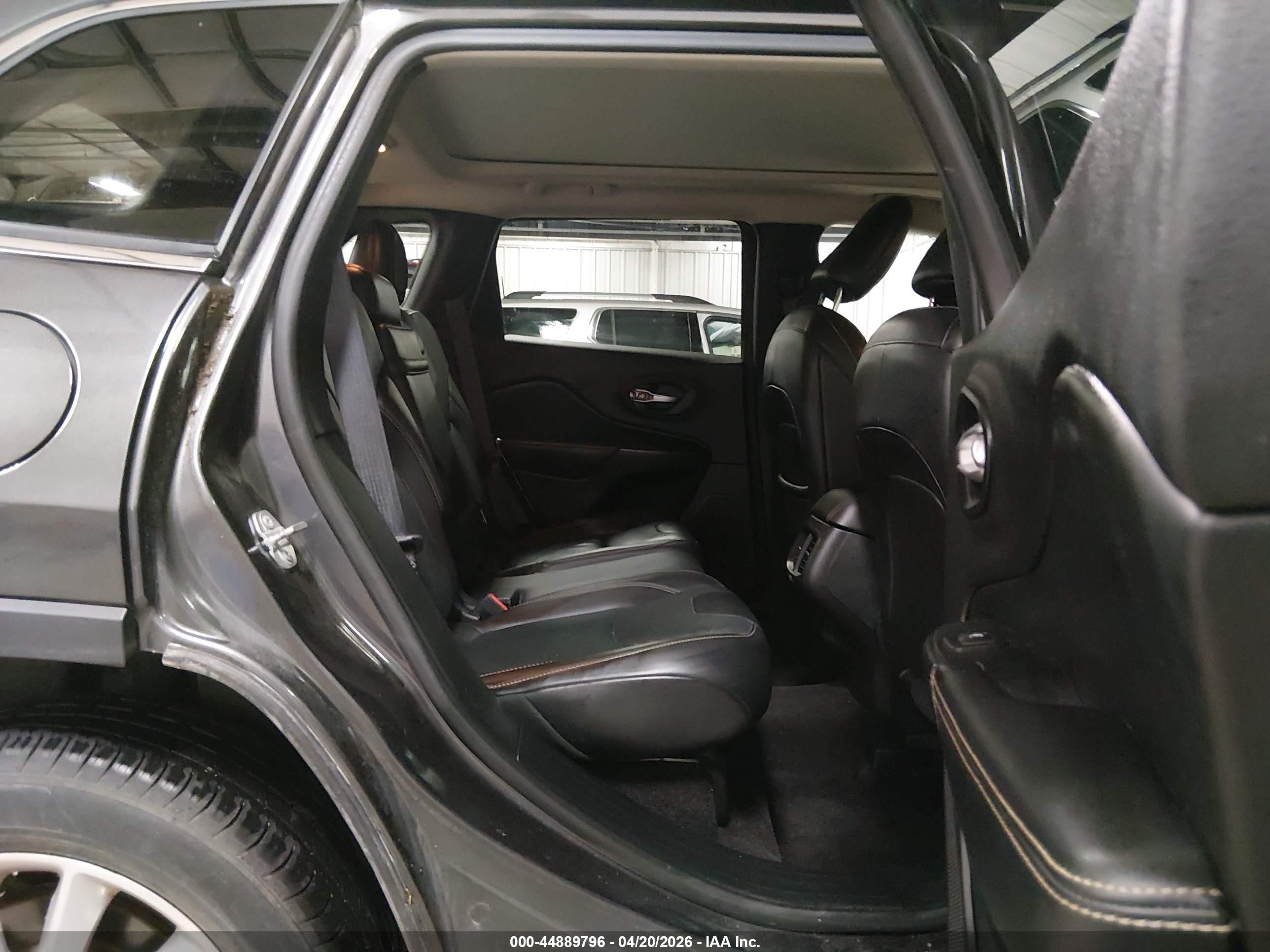 JEEP CHEROKEE image 8