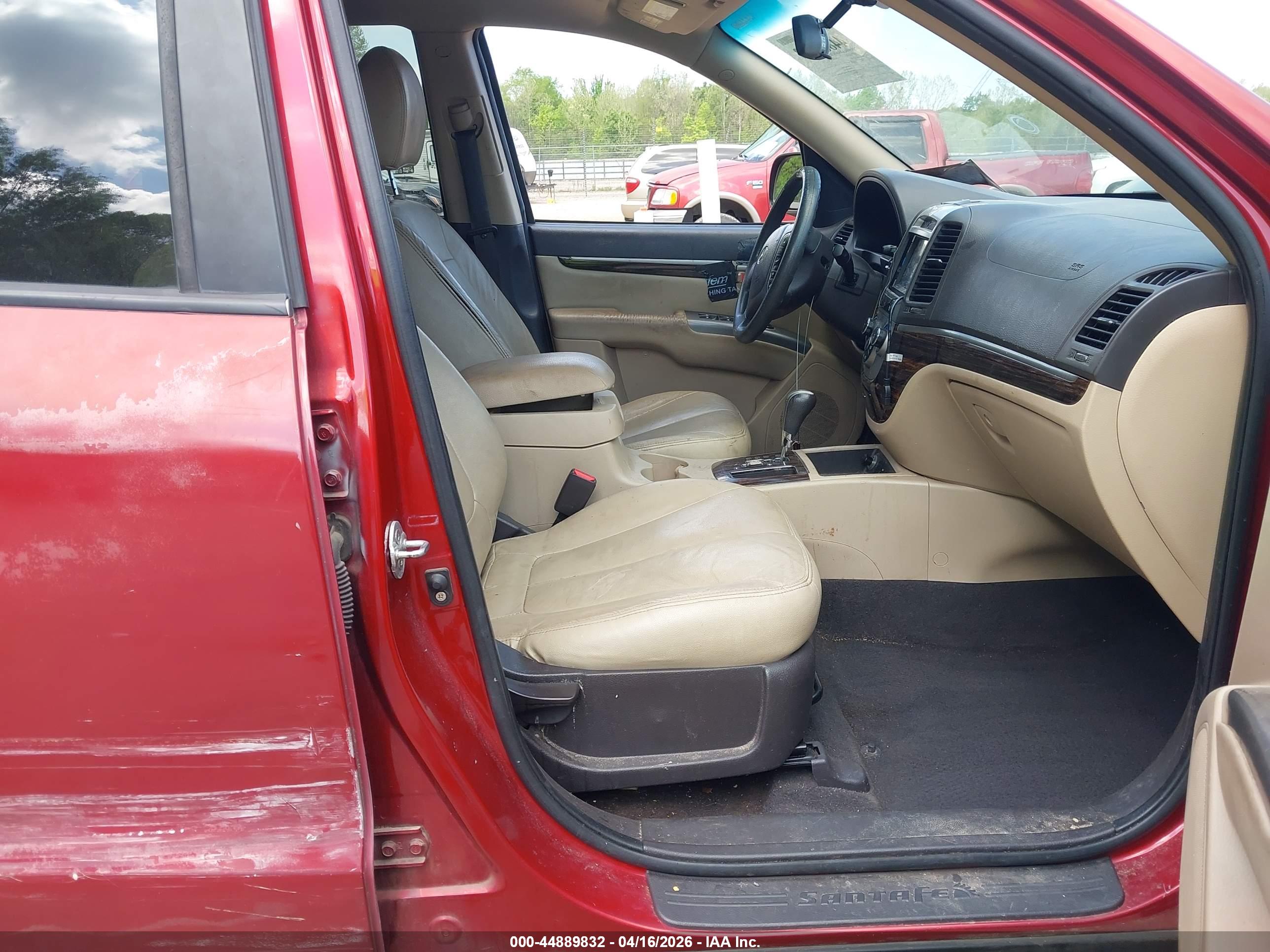HYUNDAI SANTA image 5