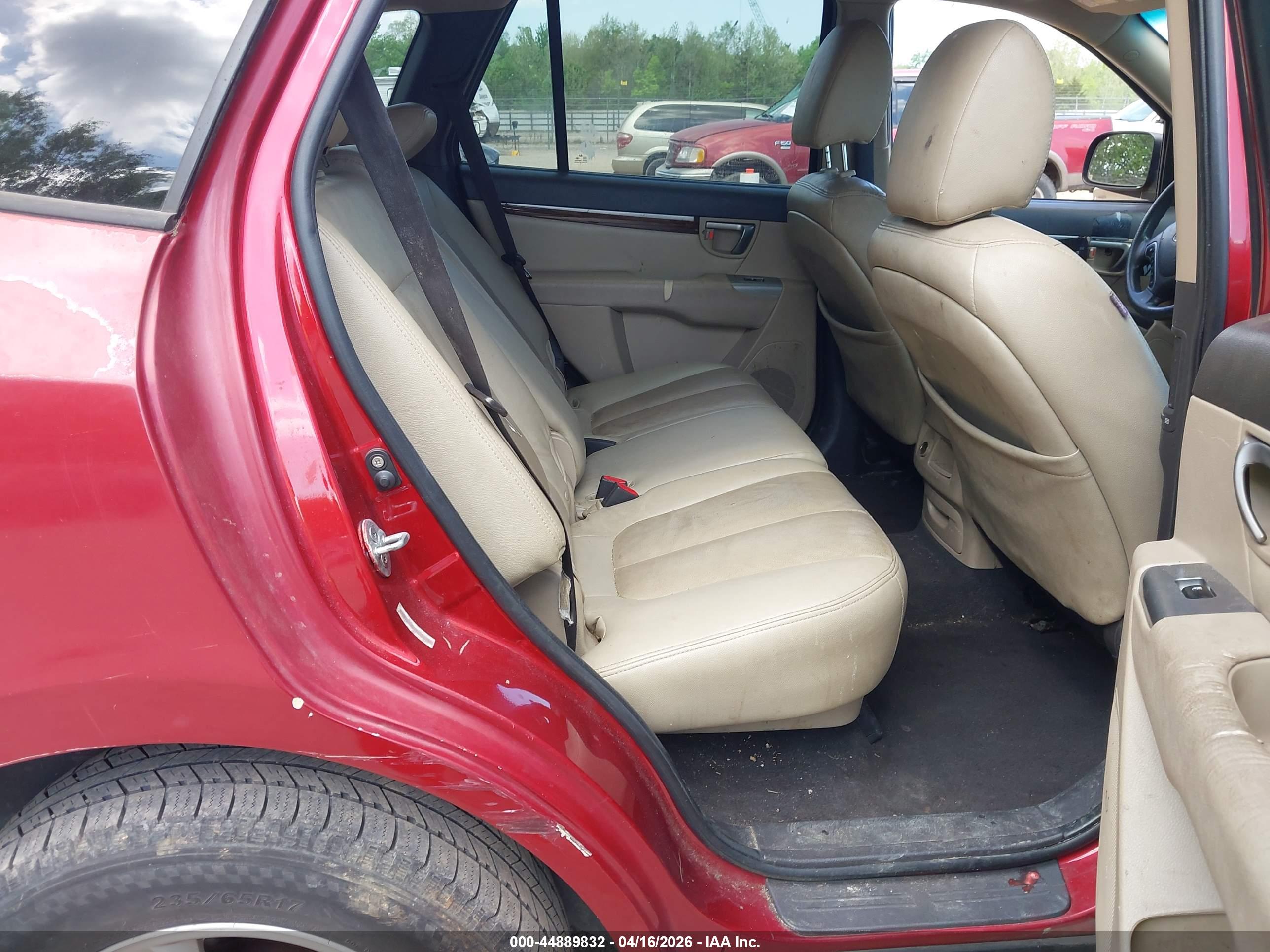HYUNDAI SANTA image 8