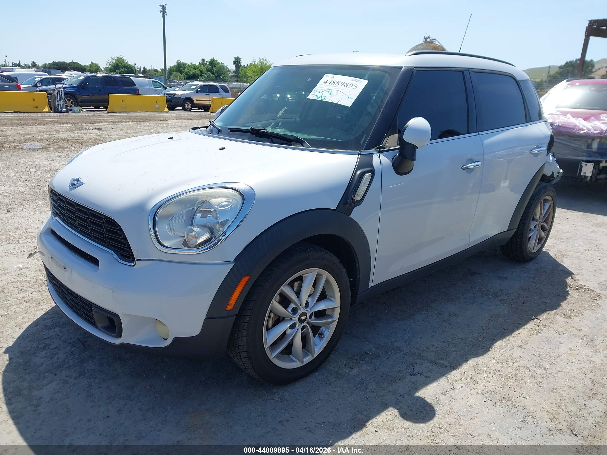 MINI COUNTRYMAN image 2