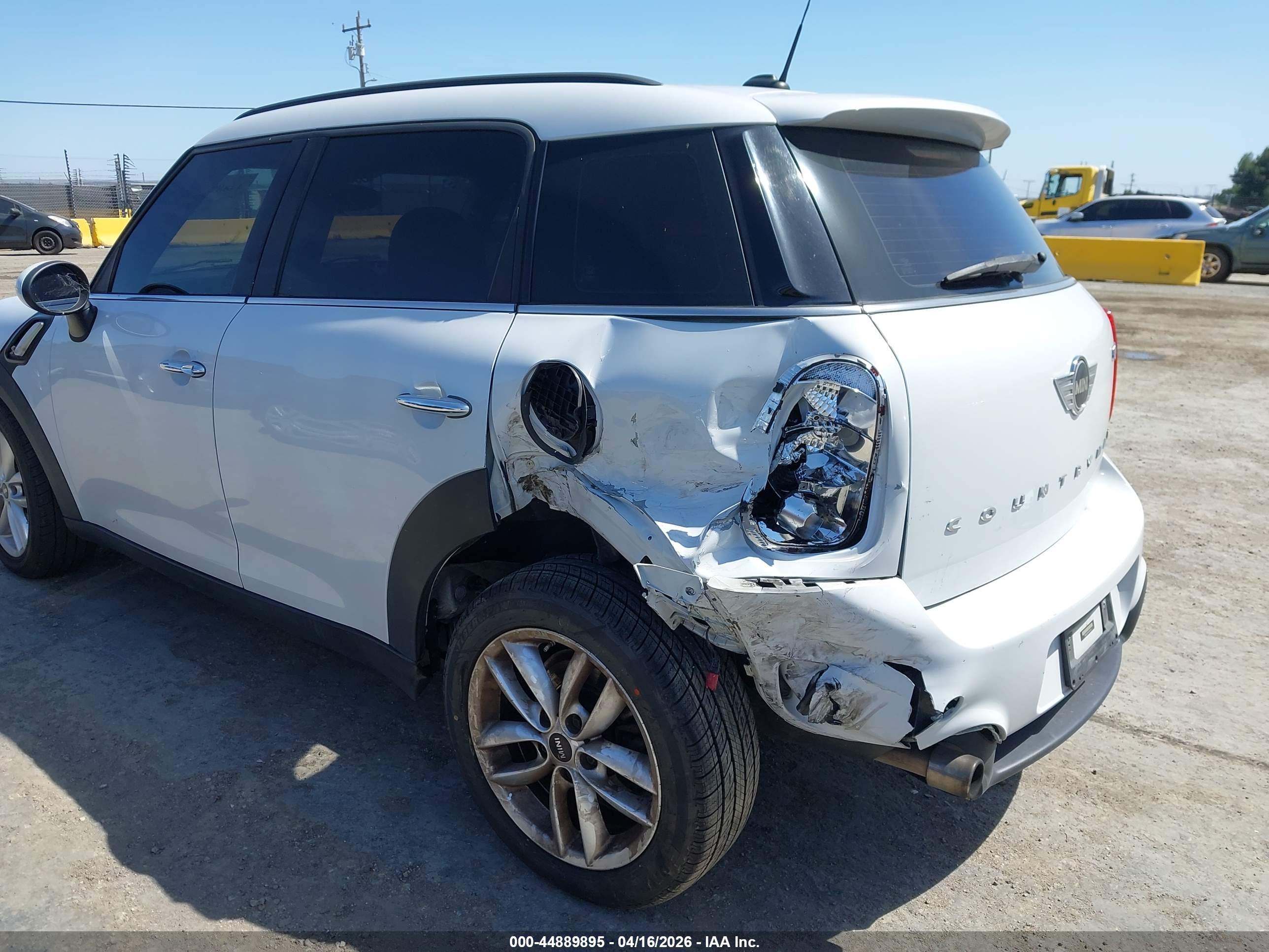 MINI COUNTRYMAN image 6