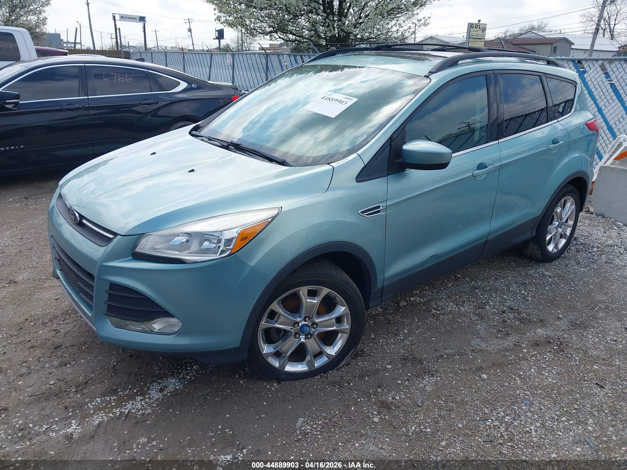 FORD ESCAPE image 2