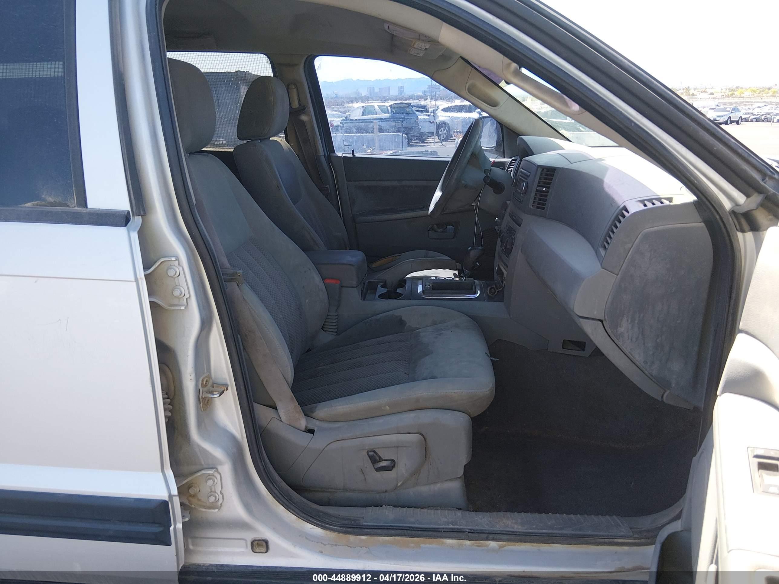 JEEP GRAND image 5