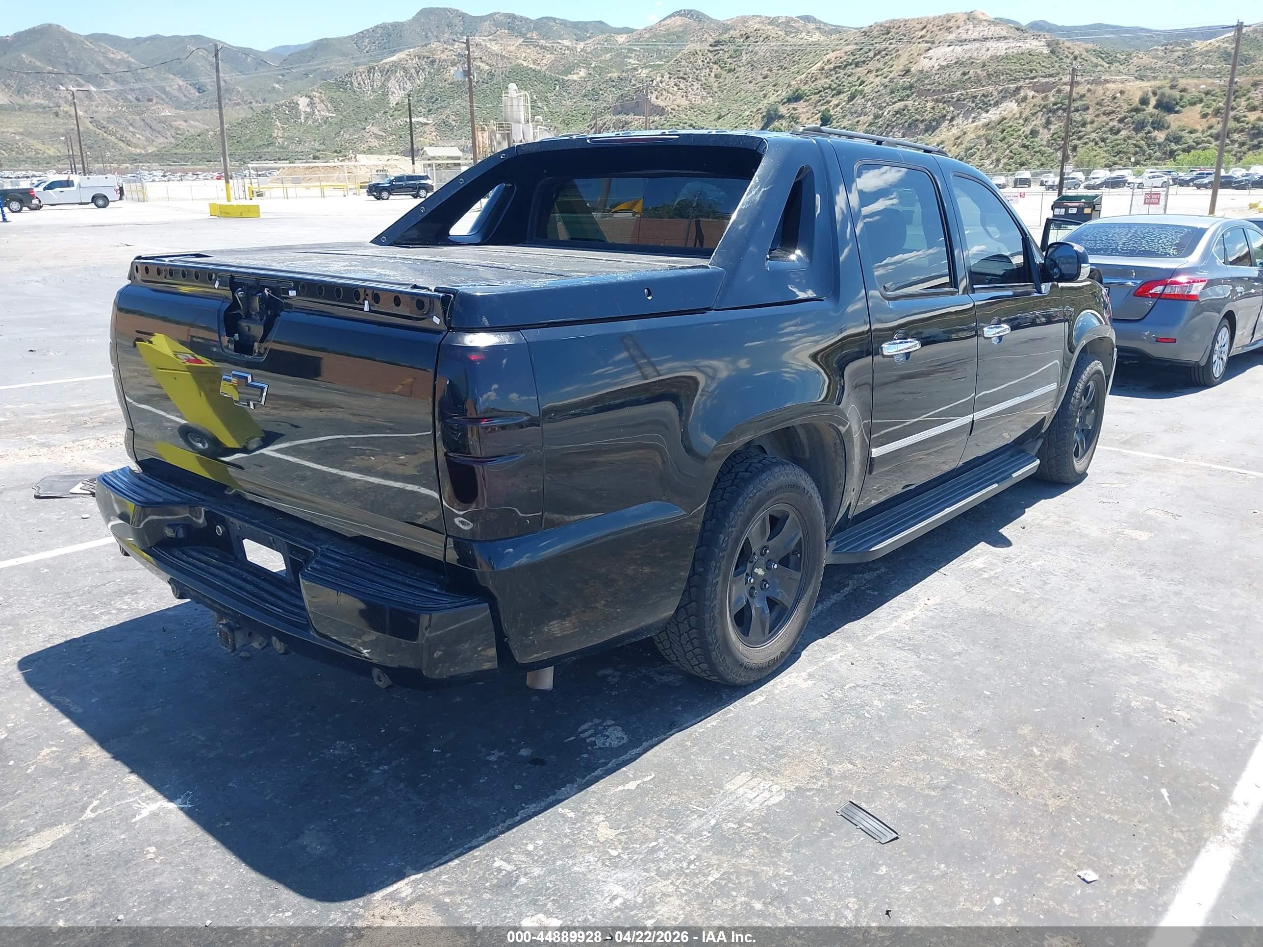 CHEVROLET AVALANCHE image 4