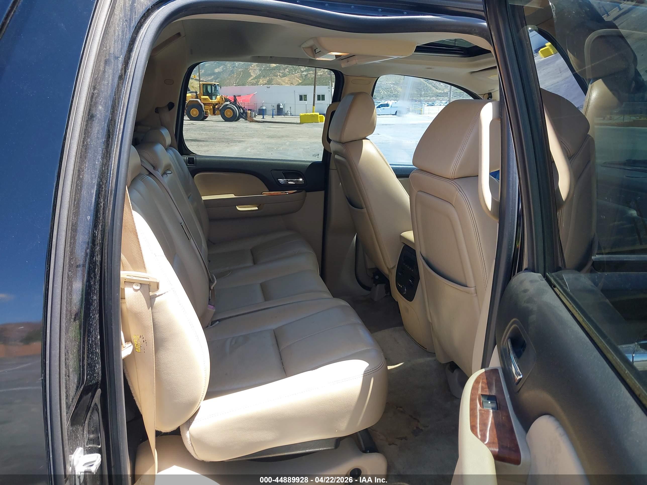 CHEVROLET AVALANCHE image 8