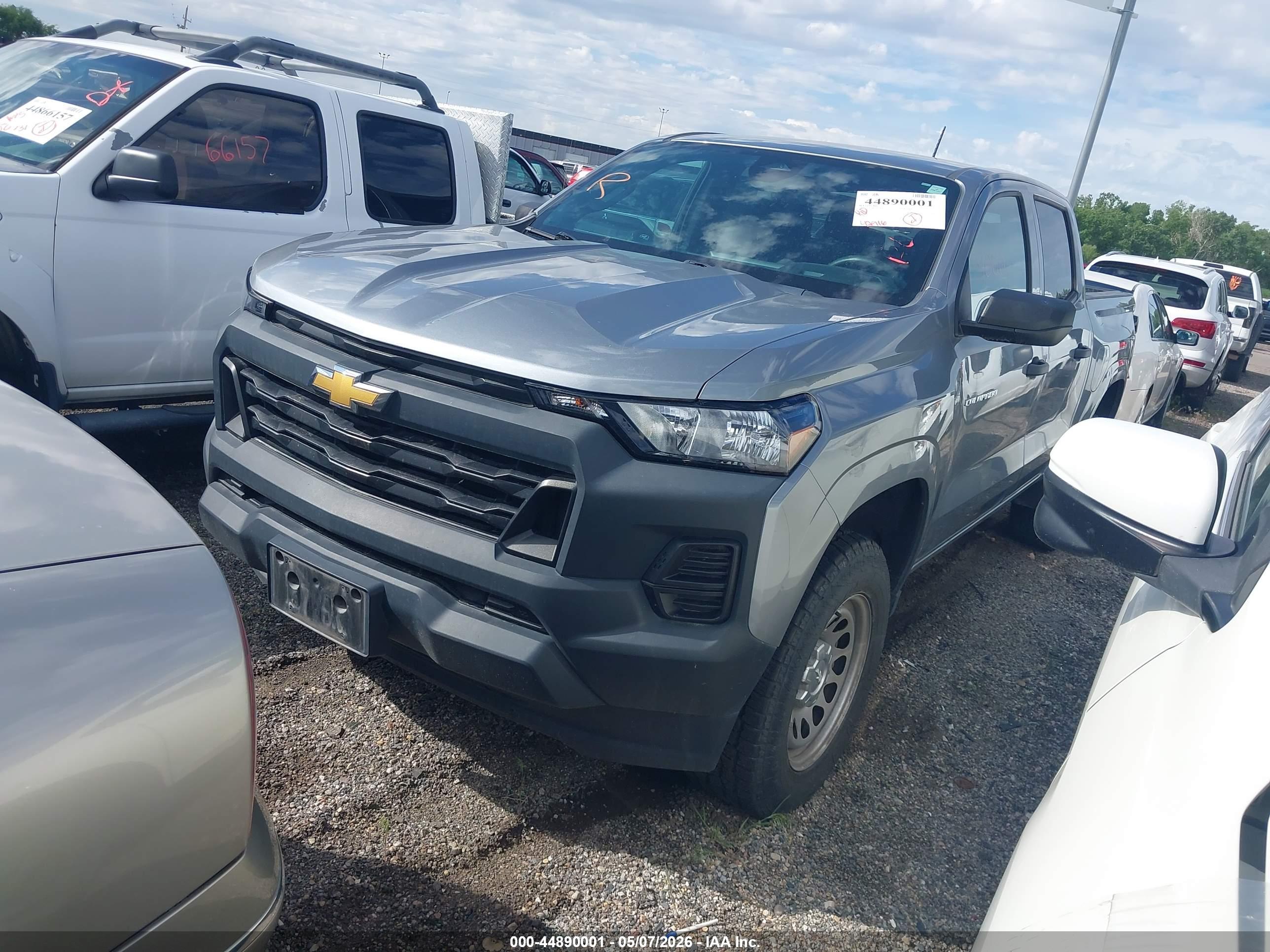 CHEVROLET COLORADO image 2