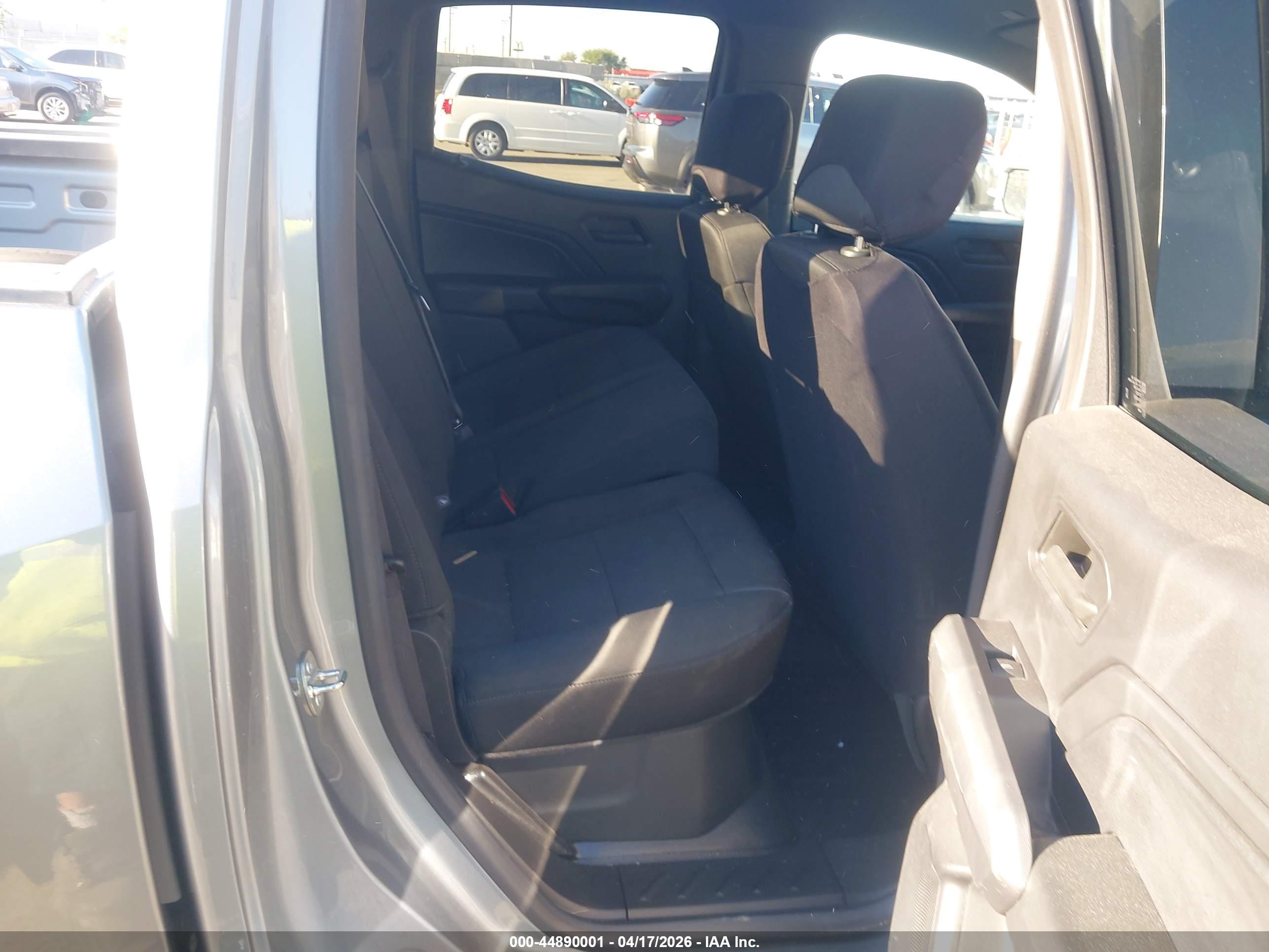 CHEVROLET COLORADO image 8
