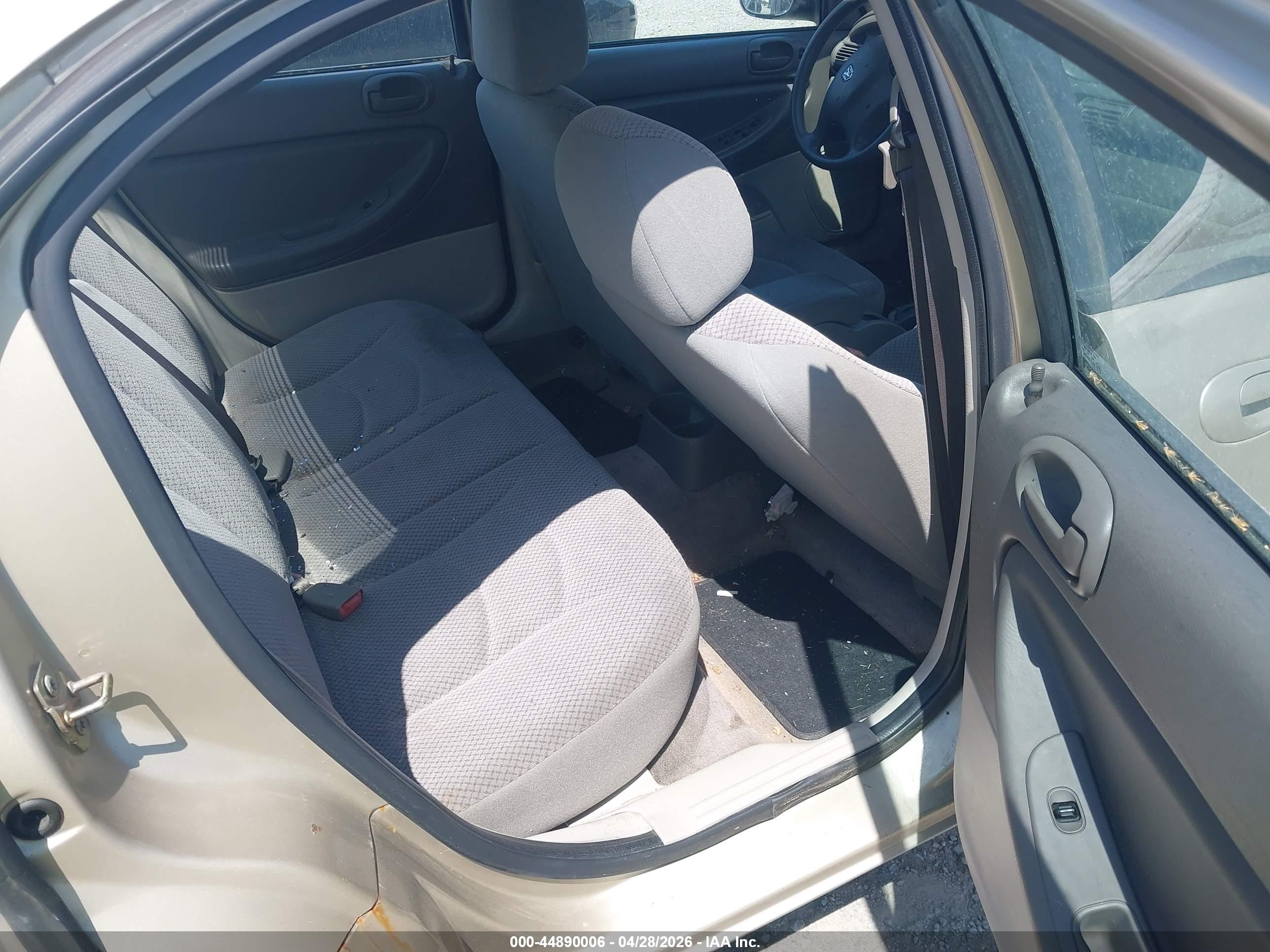 DODGE STRATUS image 8