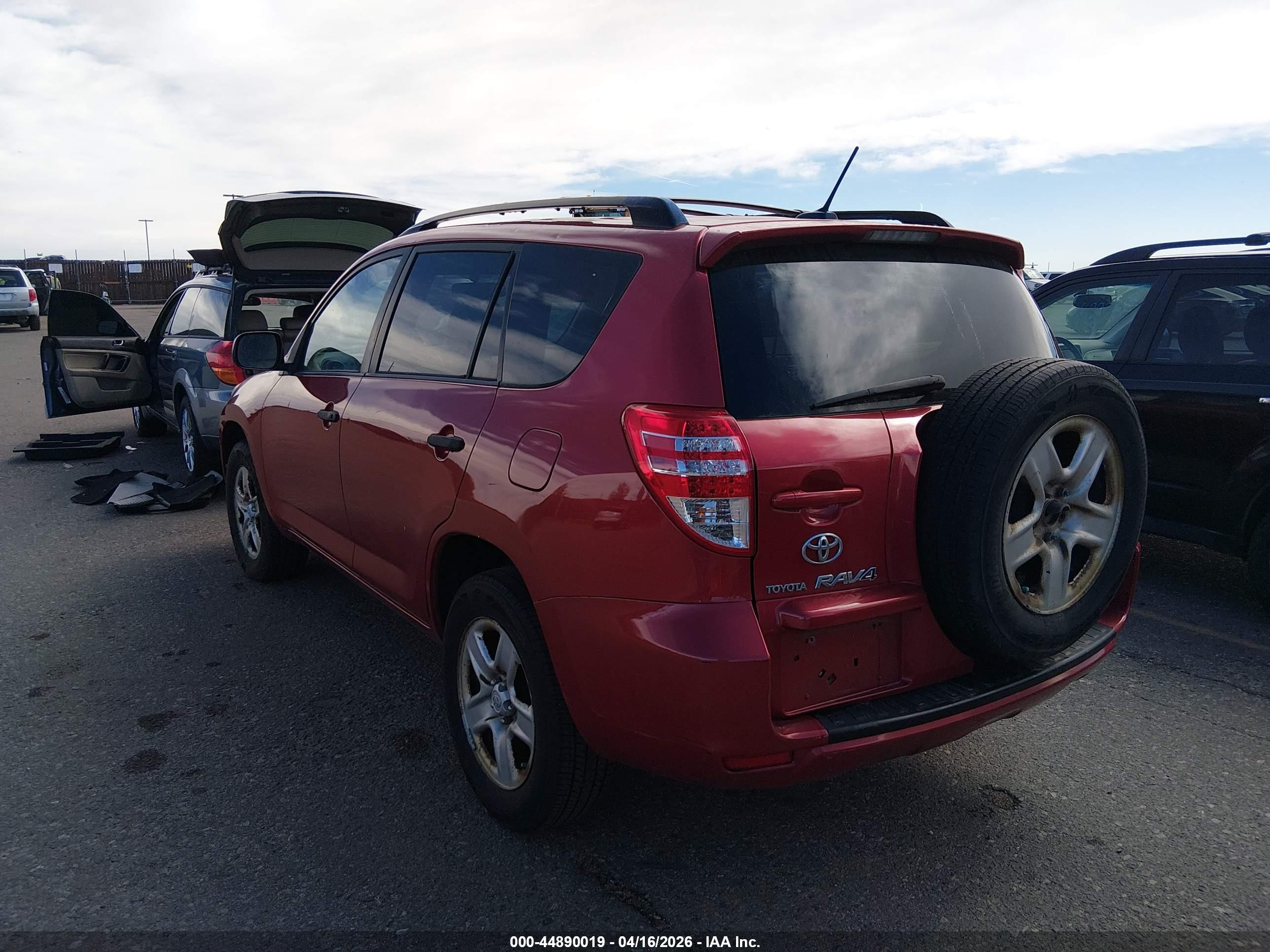 TOYOTA RAV4 image 3