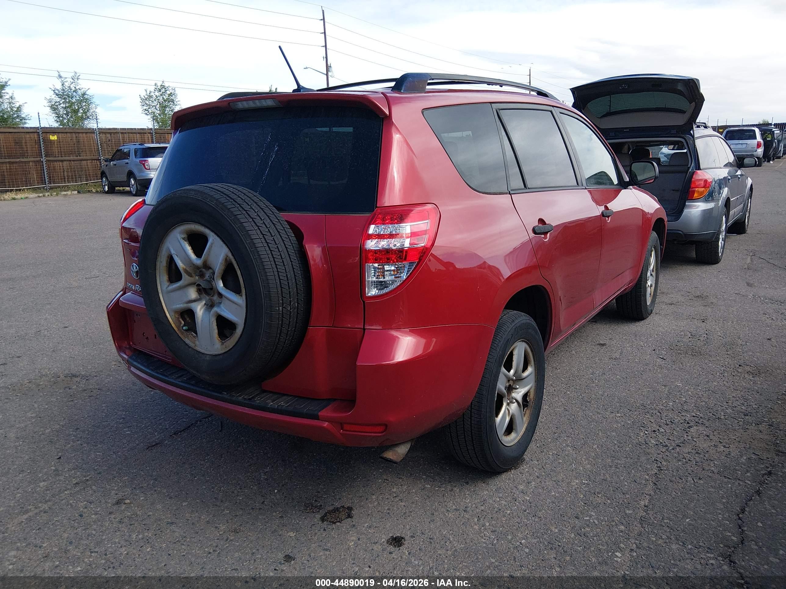TOYOTA RAV4 image 4