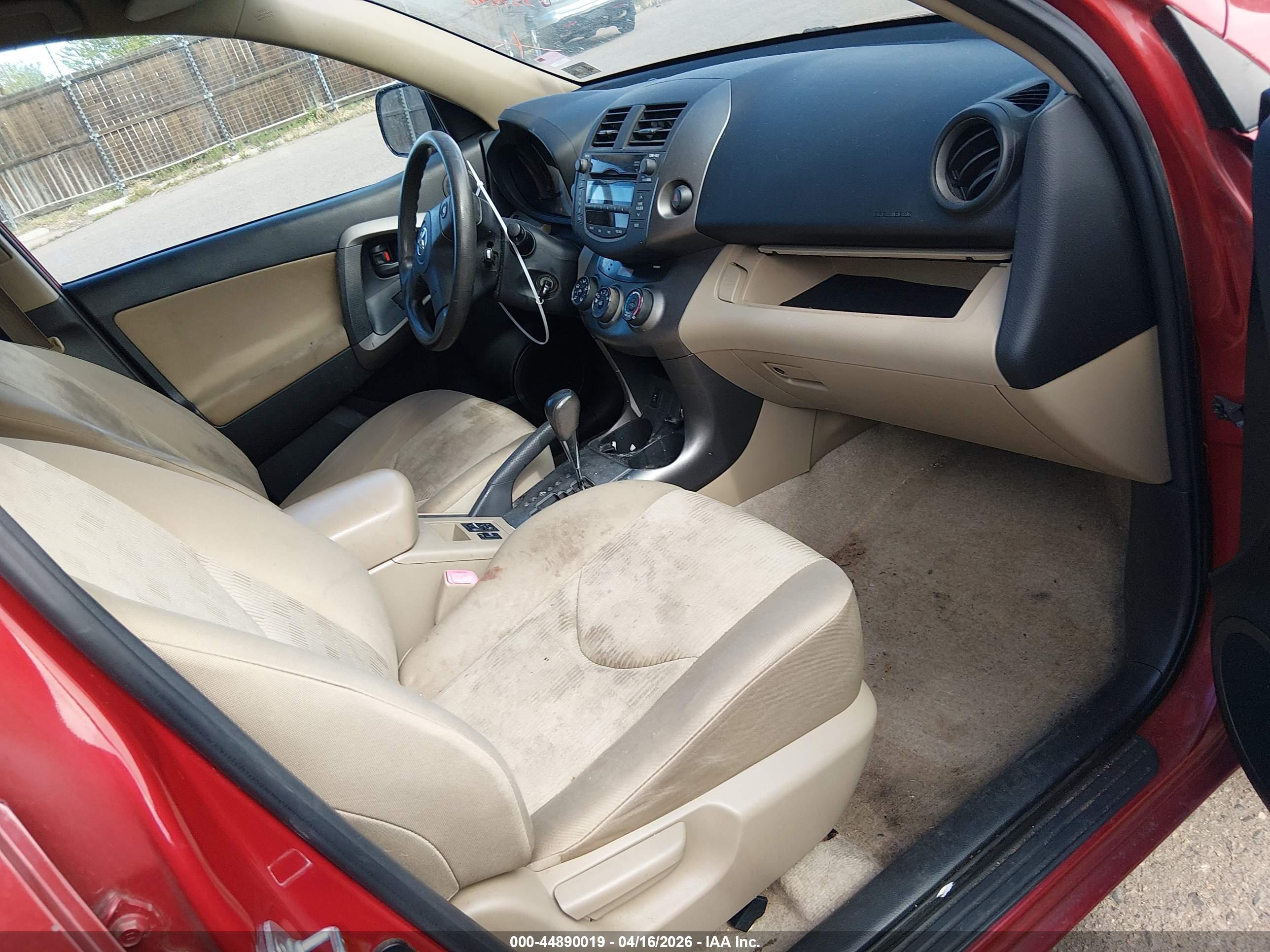 TOYOTA RAV4 image 5