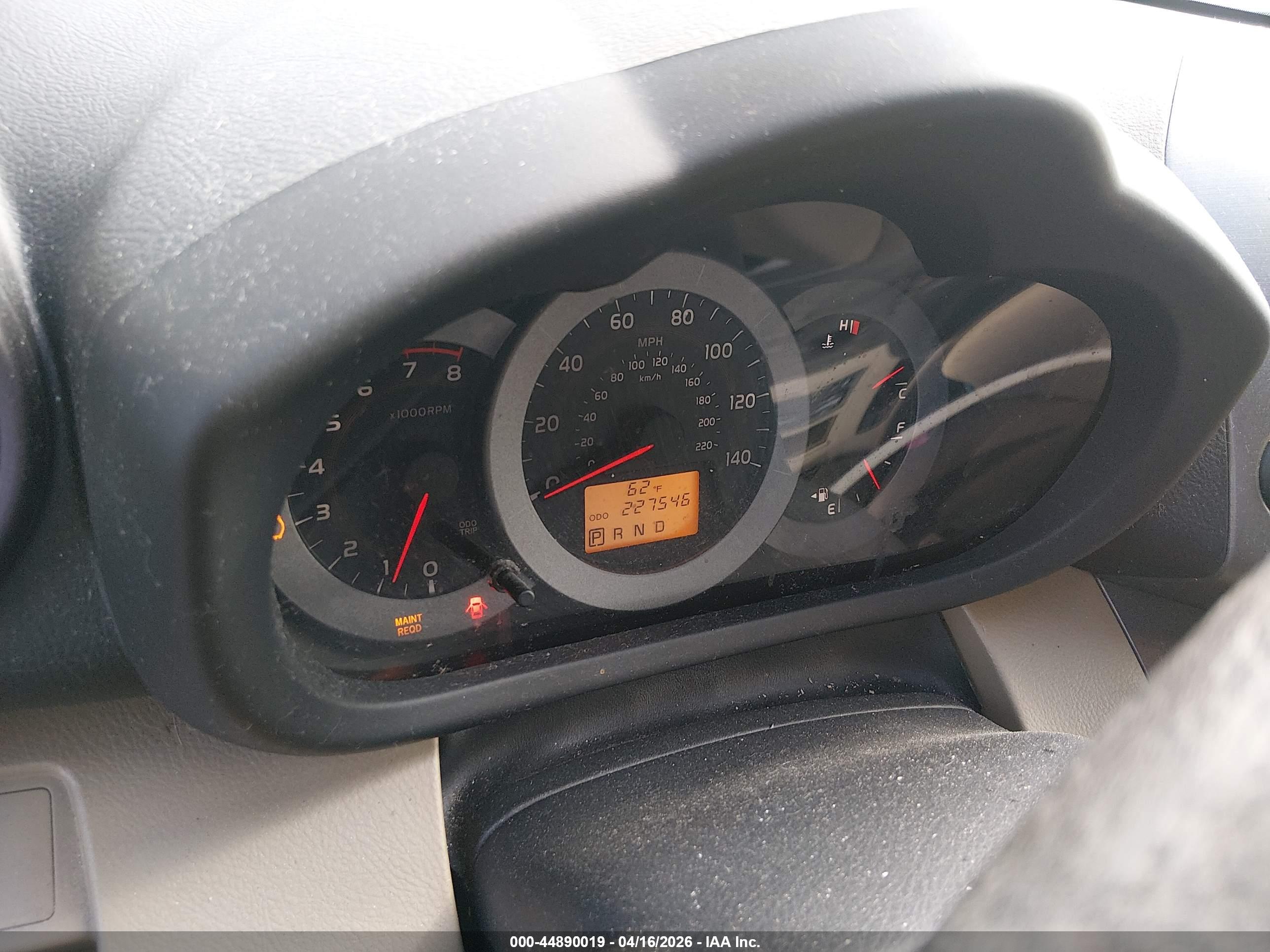 TOYOTA RAV4 image 7