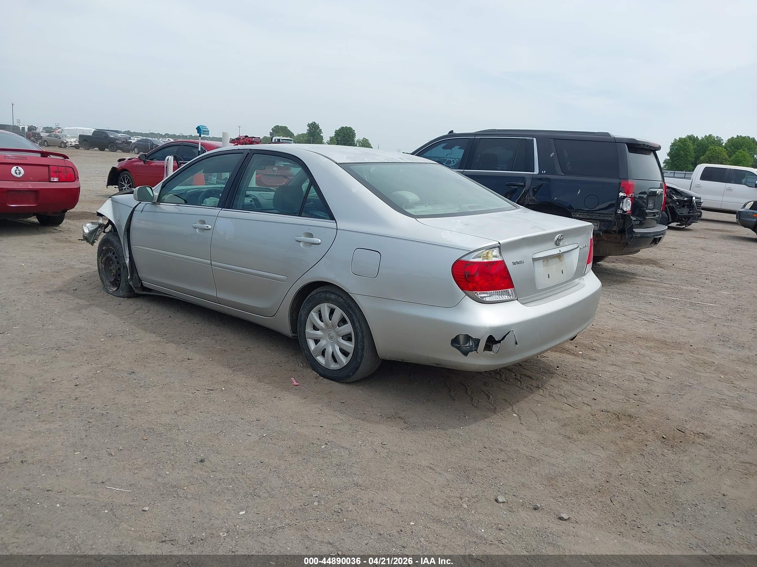 TOYOTA CAMRY image 3
