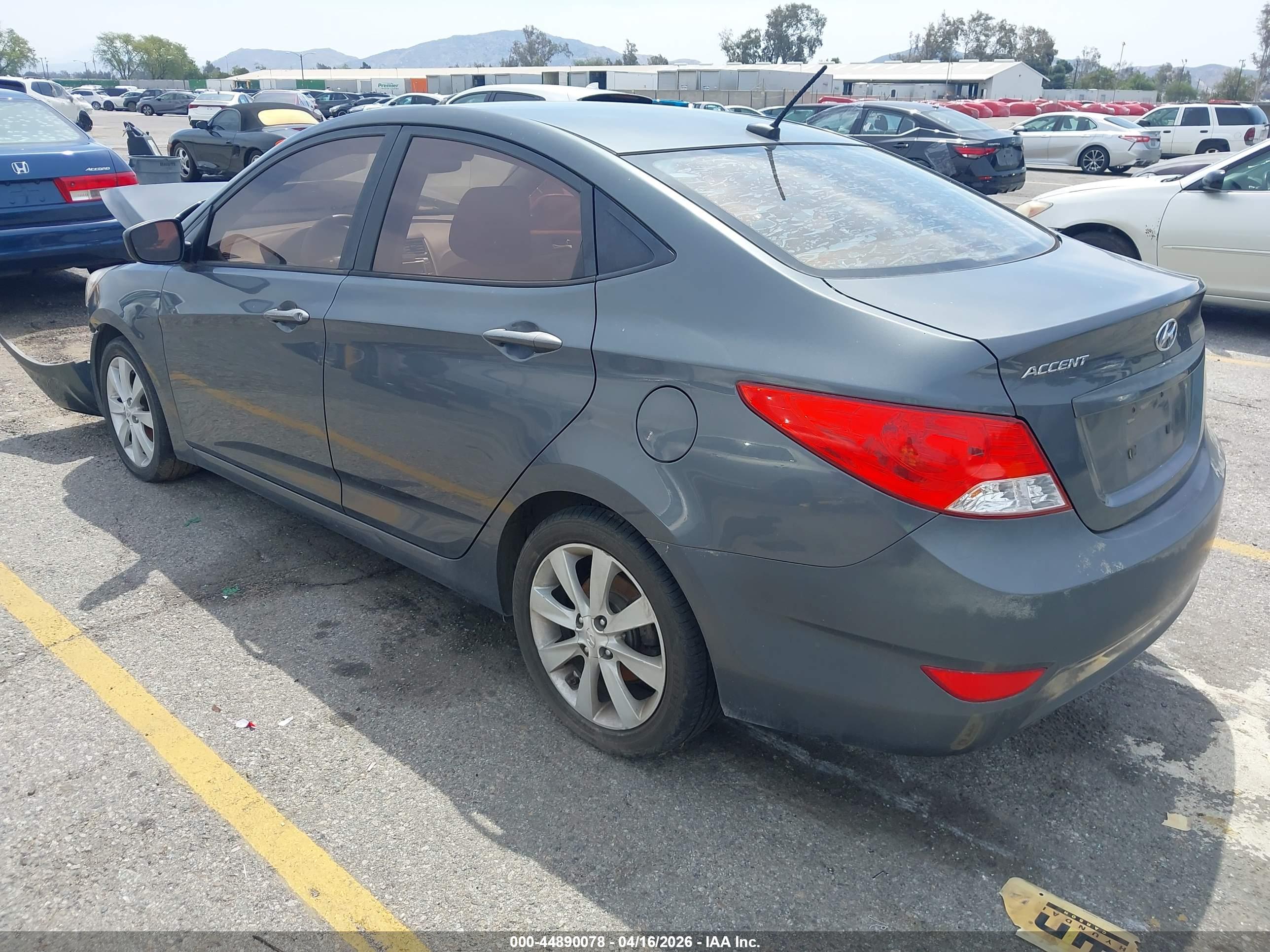 HYUNDAI ACCENT image 3
