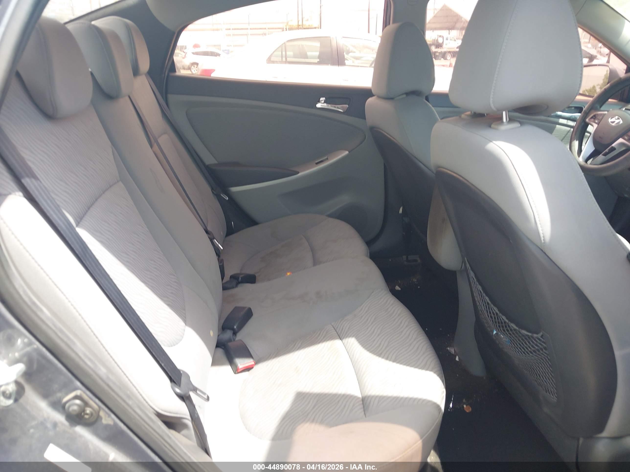 HYUNDAI ACCENT image 8