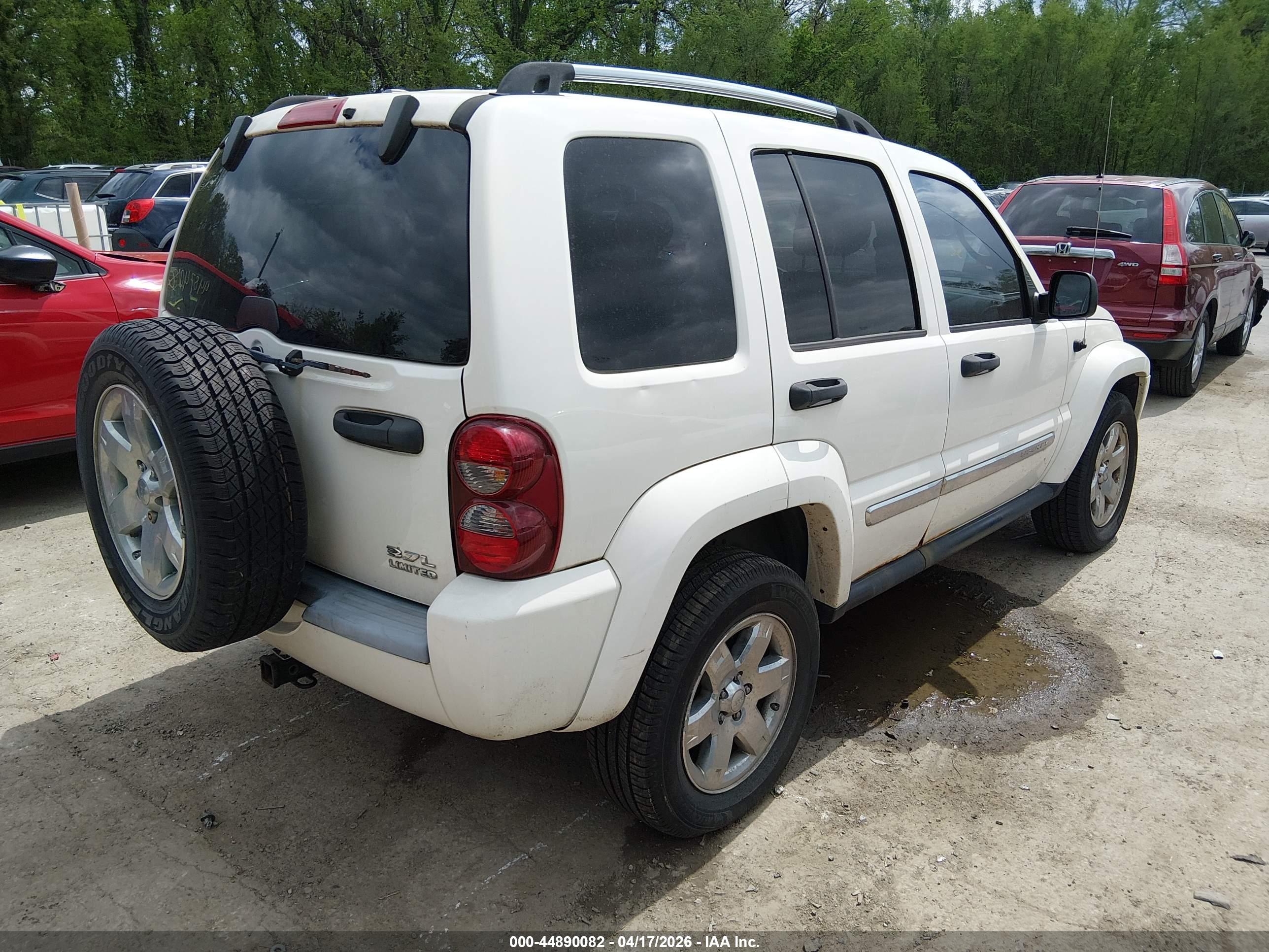 JEEP LIBERTY image 4