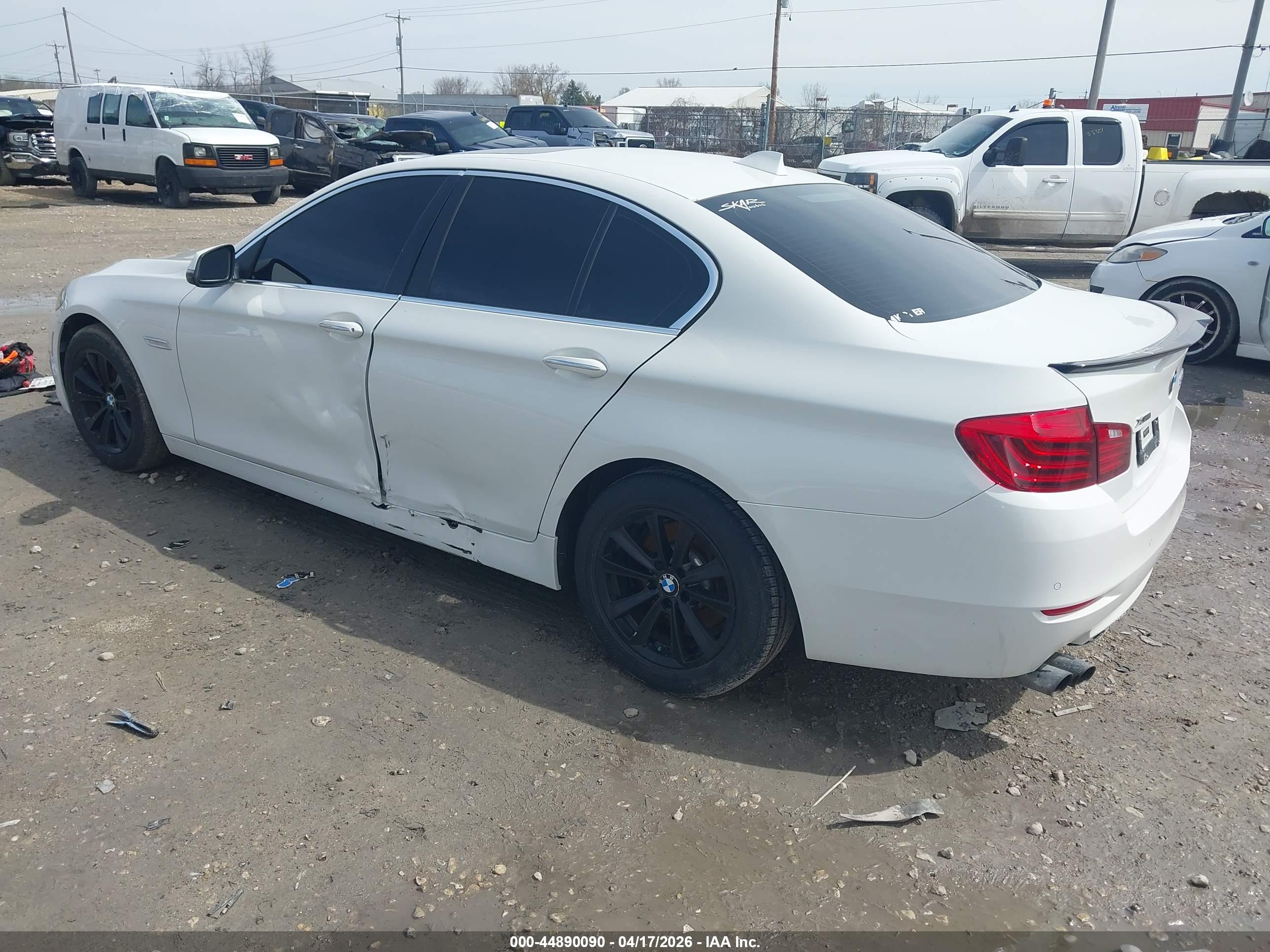 BMW 528I image 3