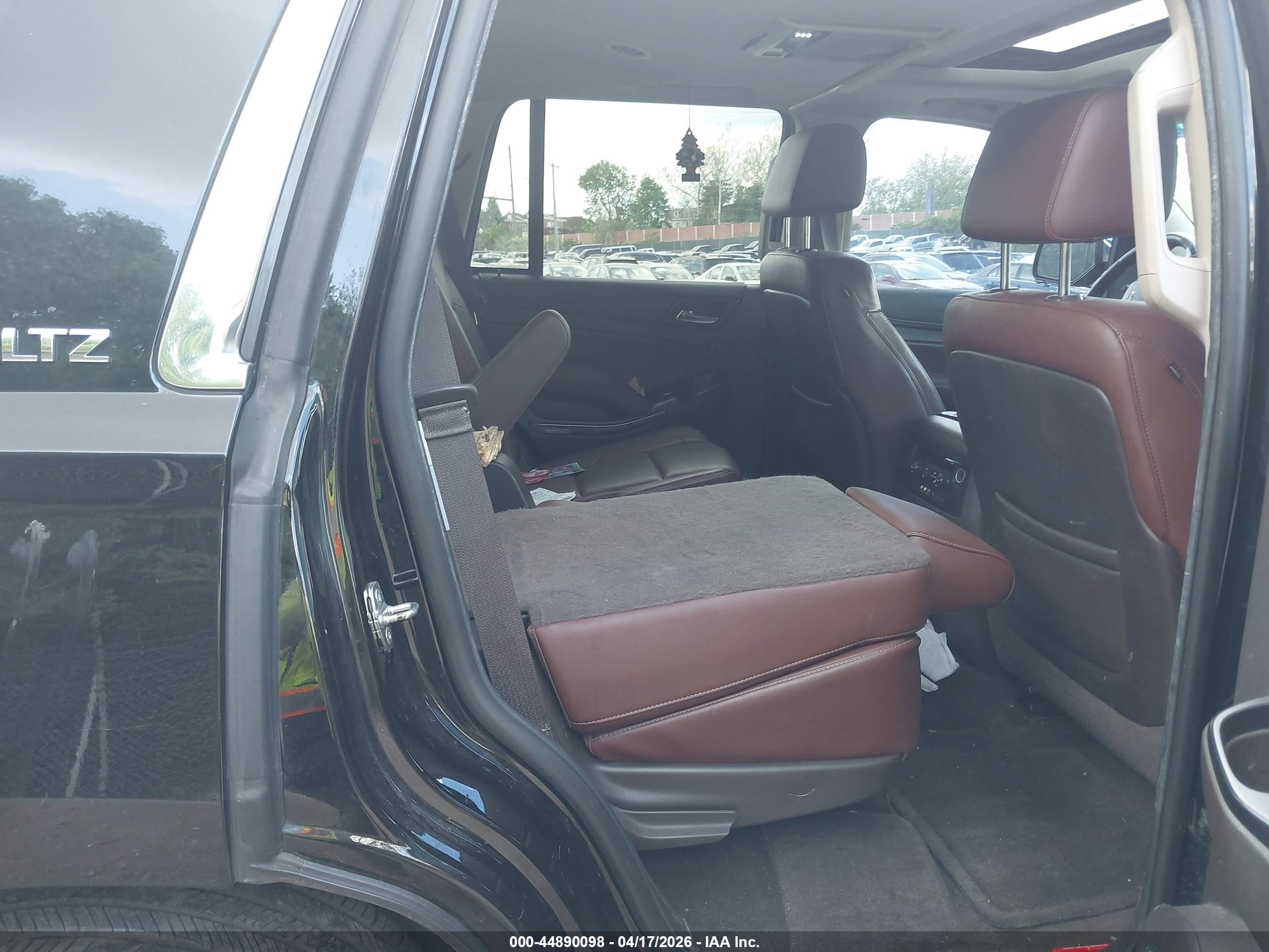 CHEVROLET TAHOE image 8