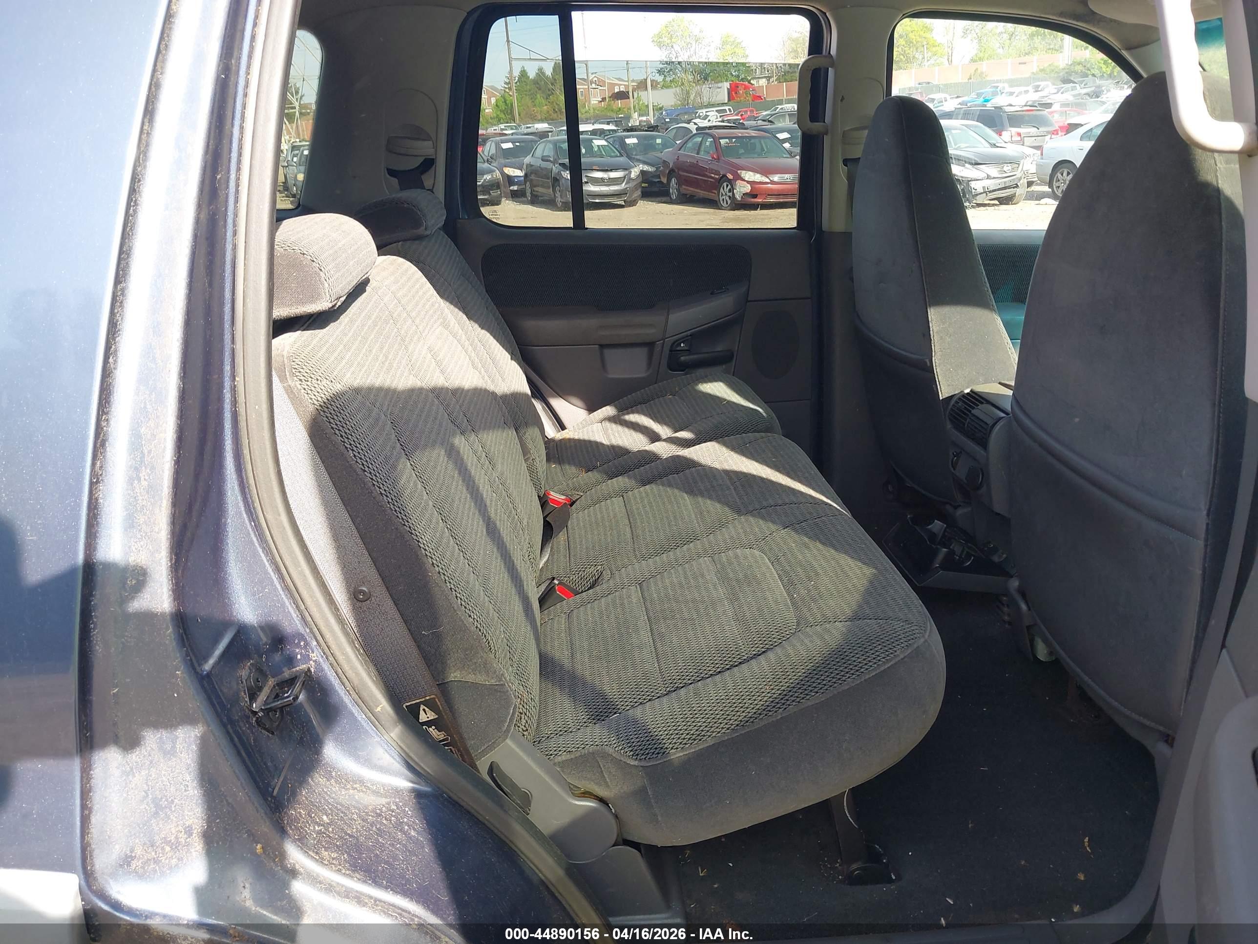 FORD EXPLORER image 8