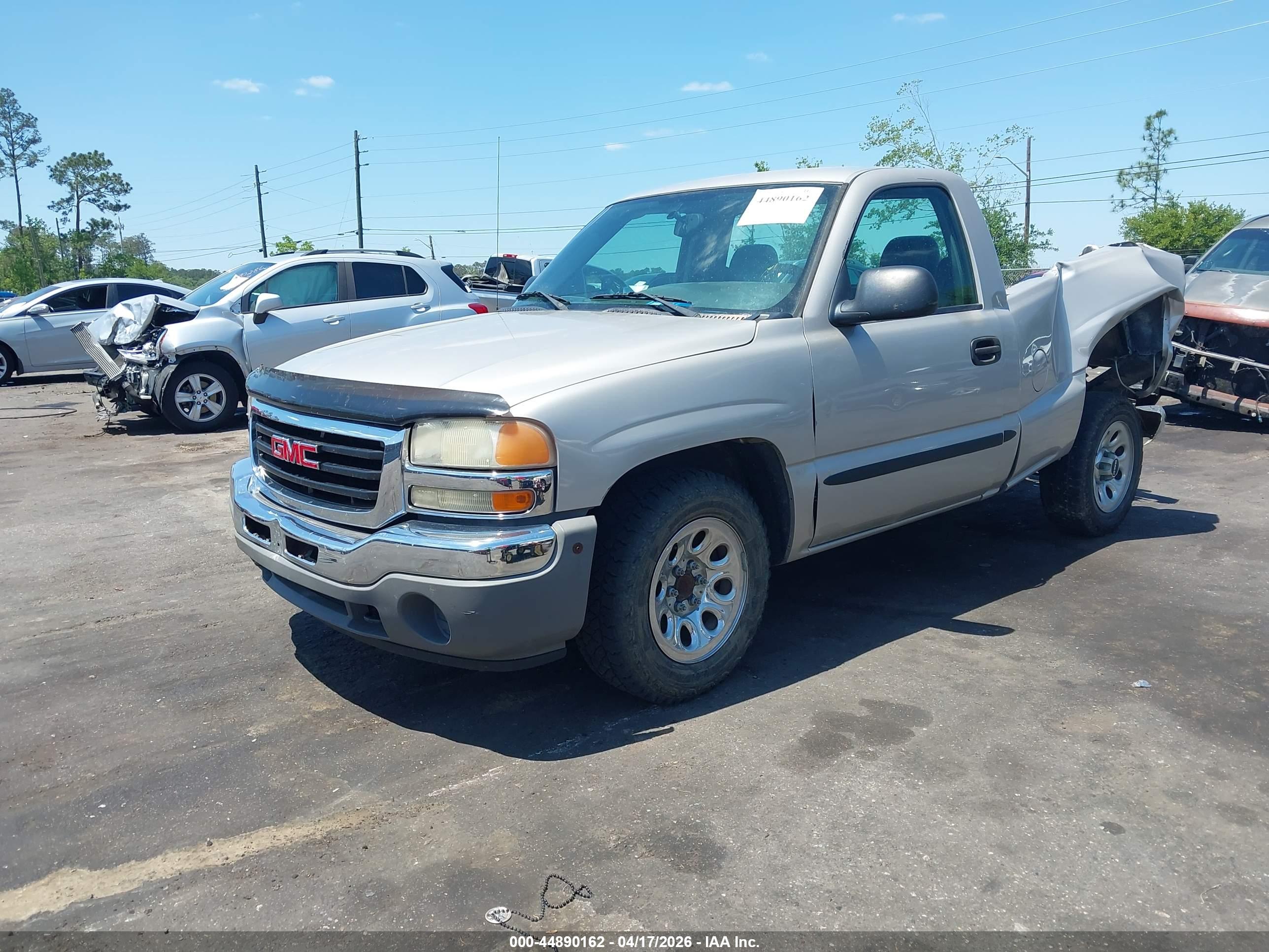 GMC SIERRA image 2