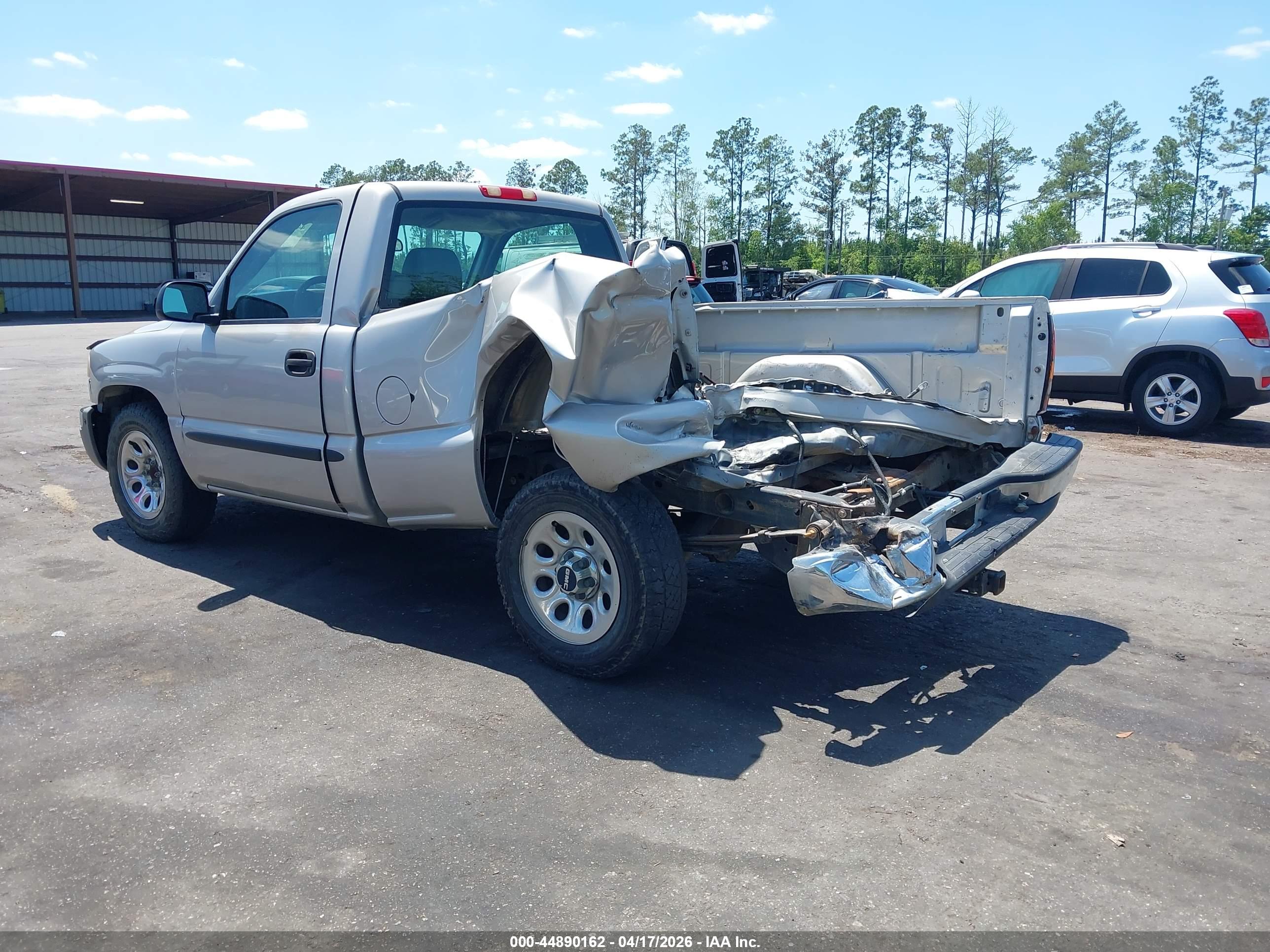 GMC SIERRA image 3