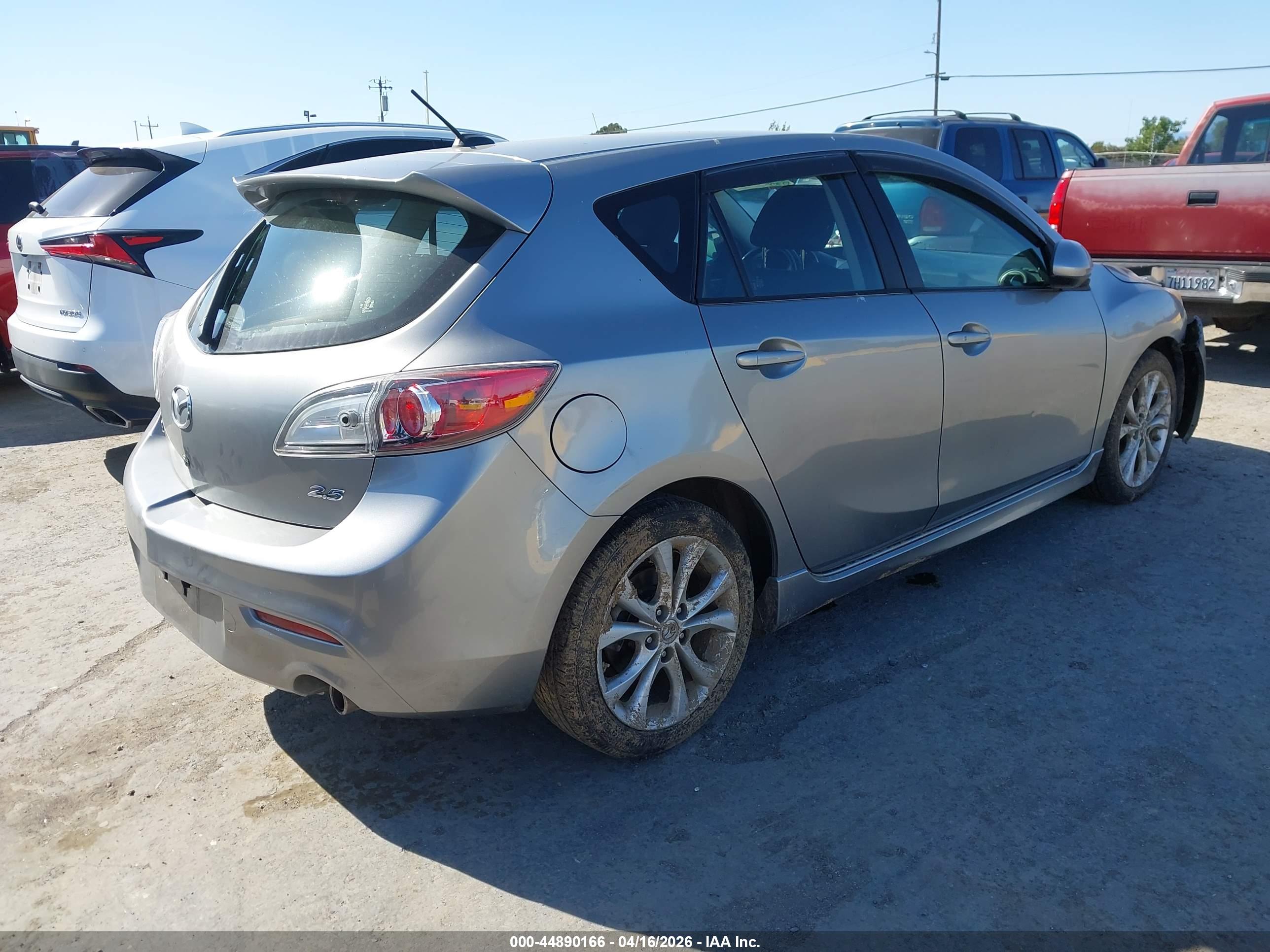MAZDA MAZDA3 image 4