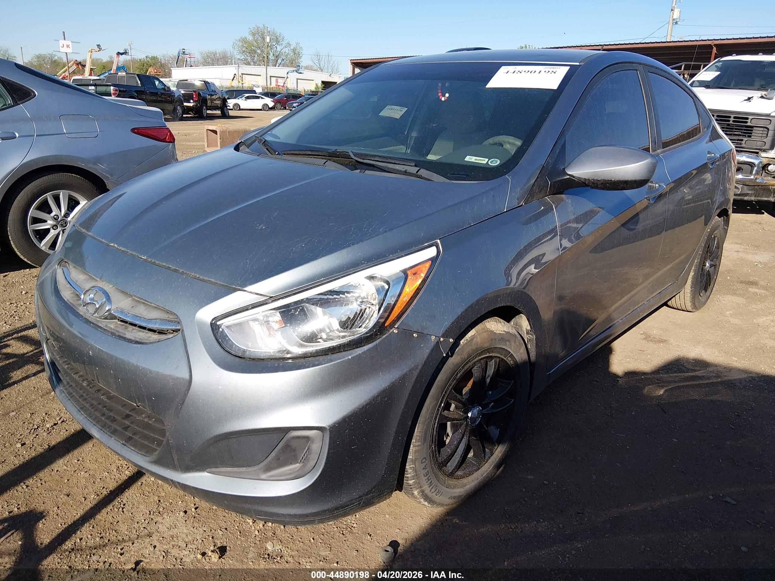 HYUNDAI ACCENT image 2