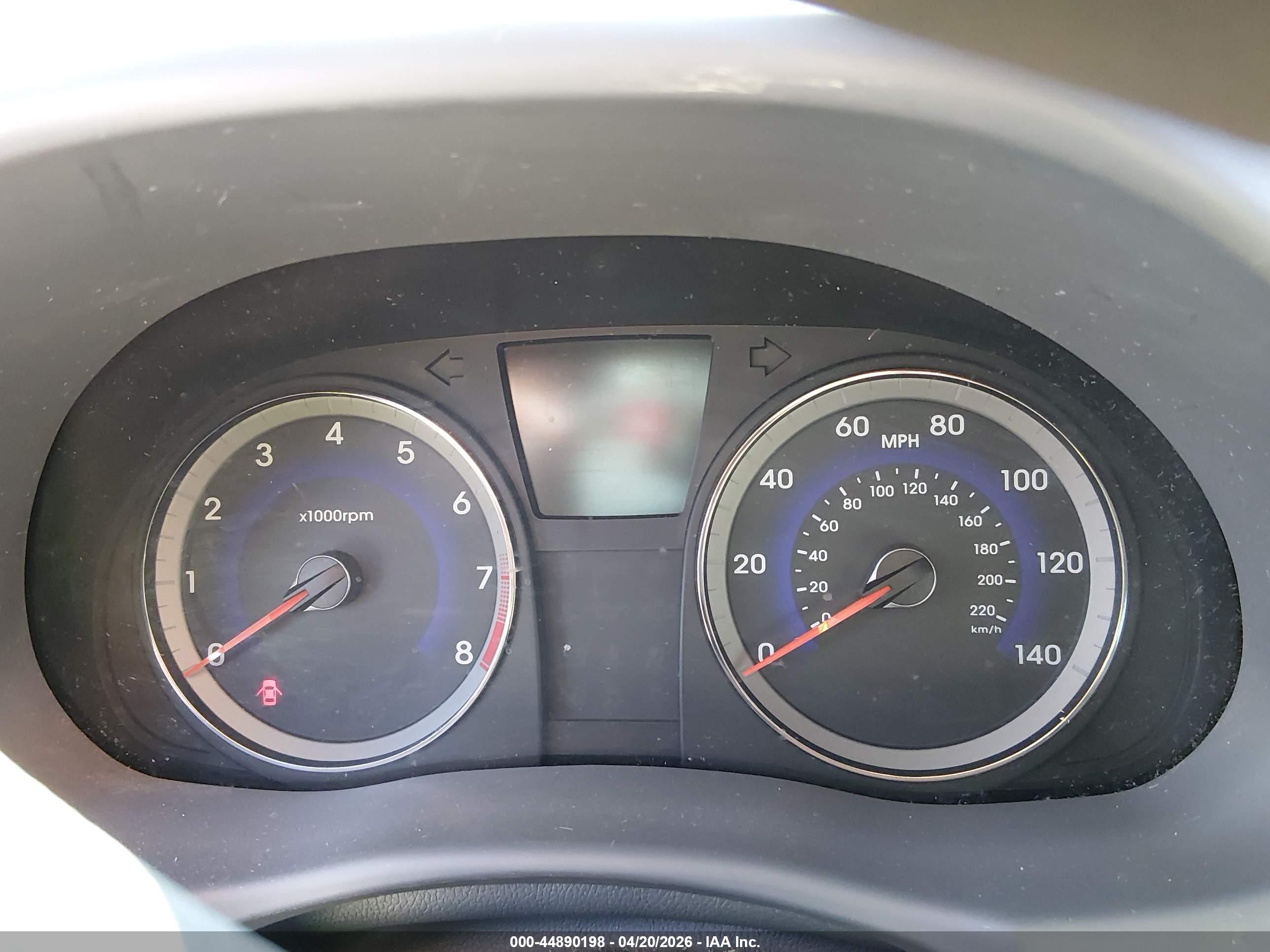 HYUNDAI ACCENT image 7