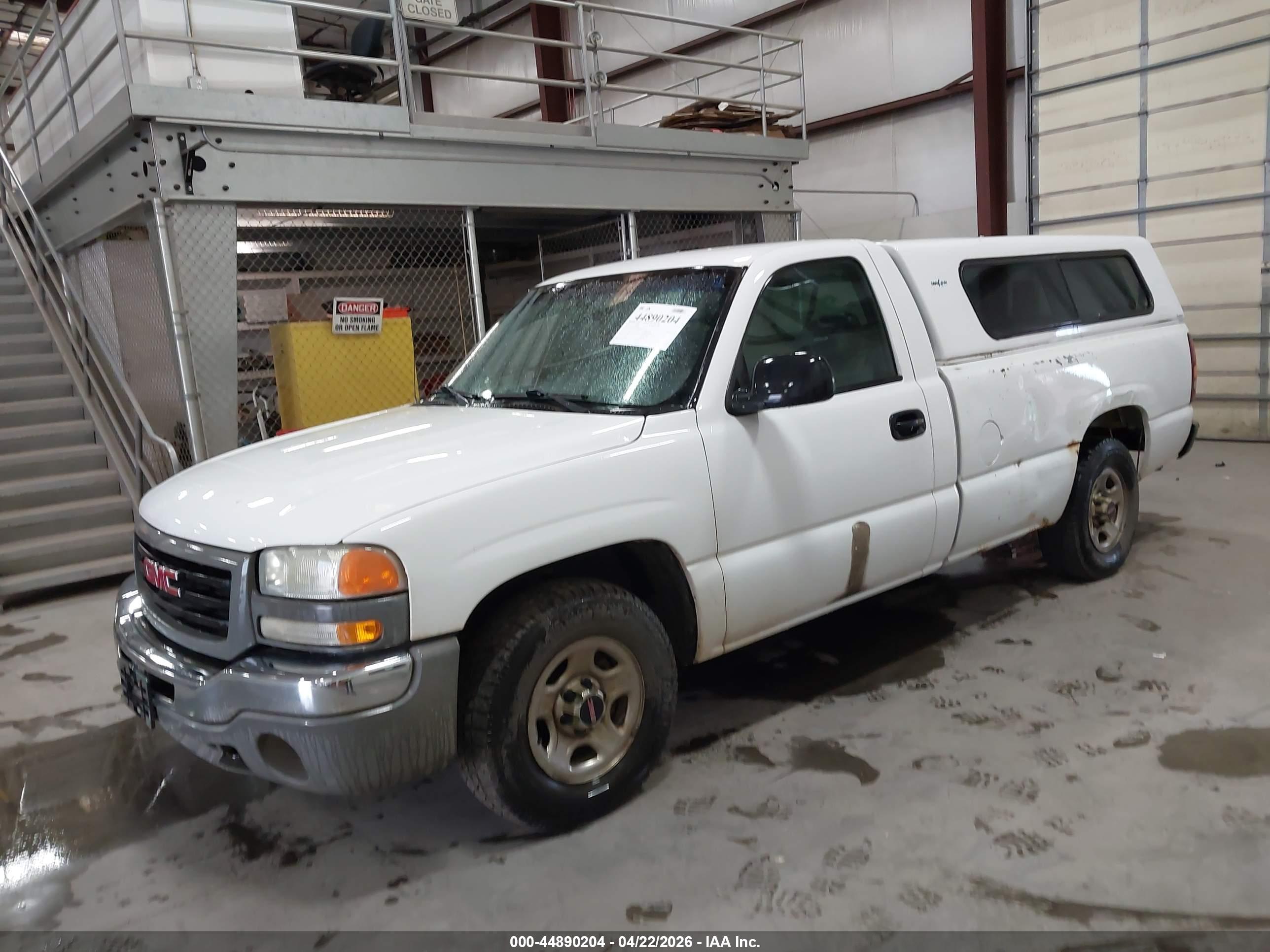 GMC SIERRA image 2