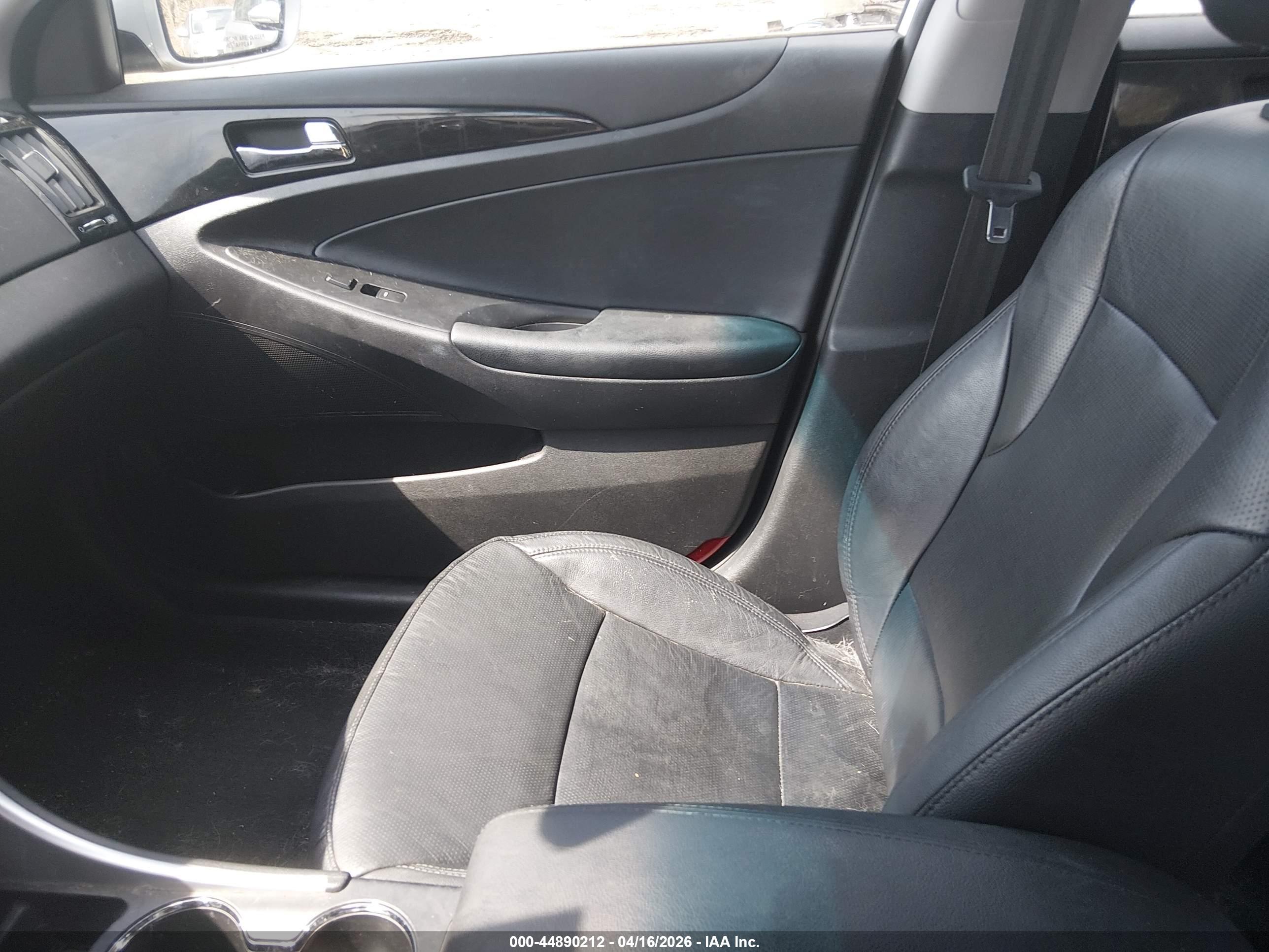 HYUNDAI SONATA image 5