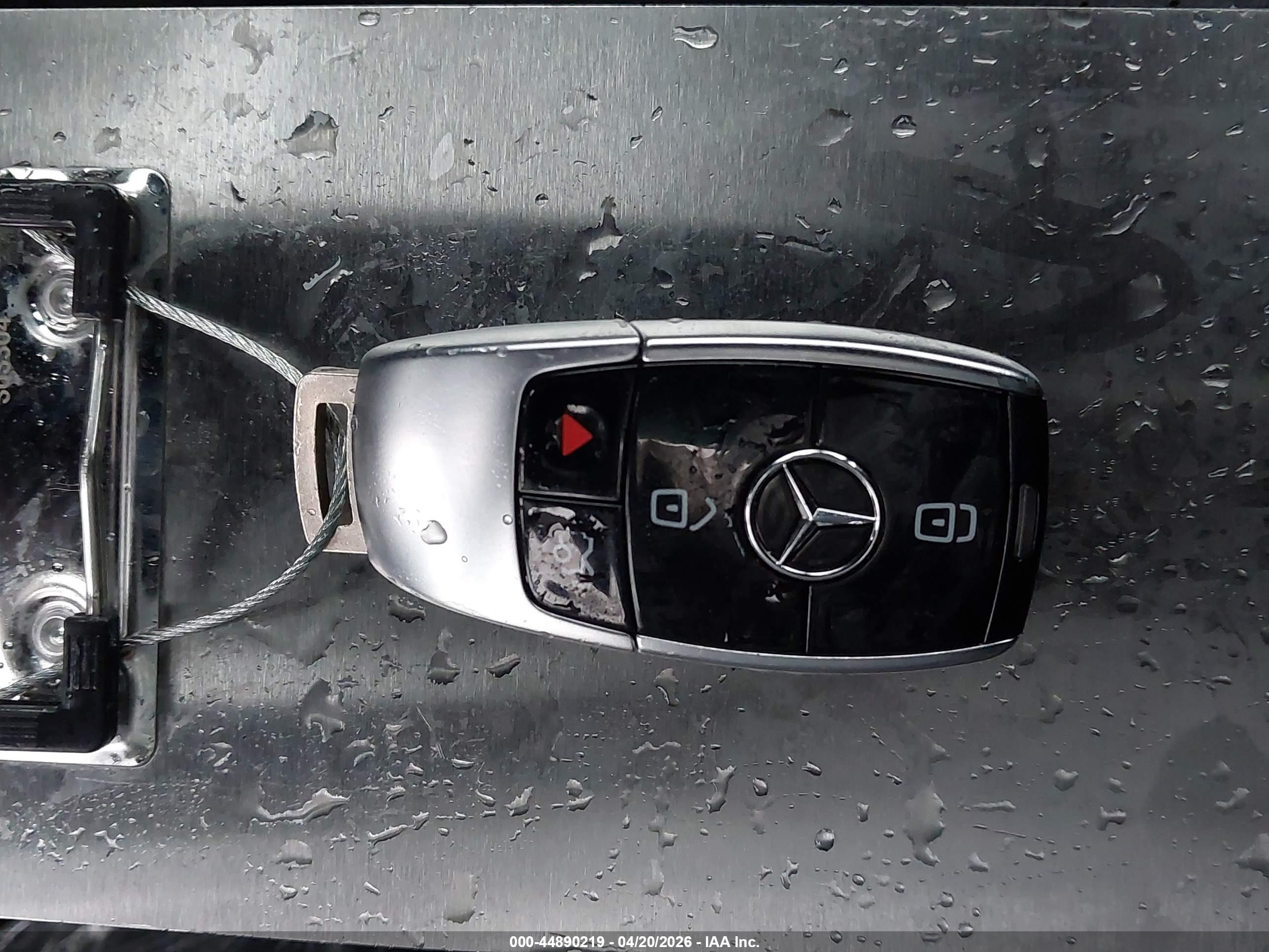 MERCEDES-BENZ E image 11