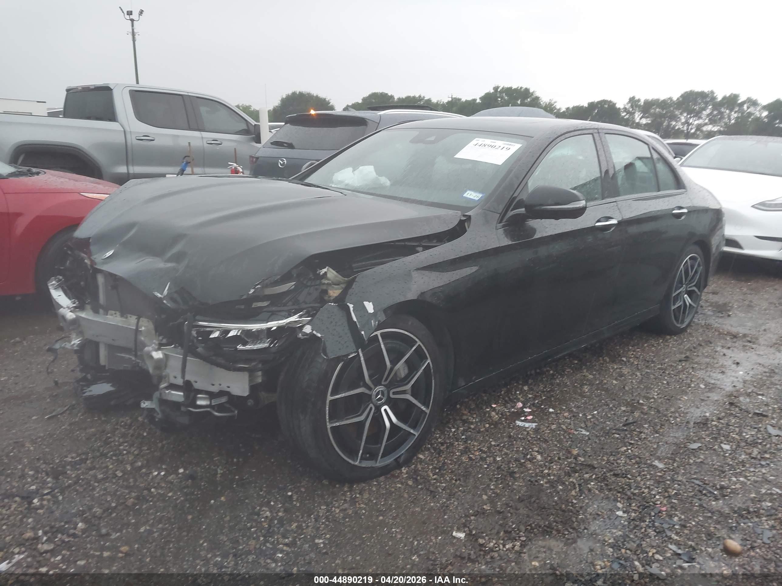 MERCEDES-BENZ E image 2
