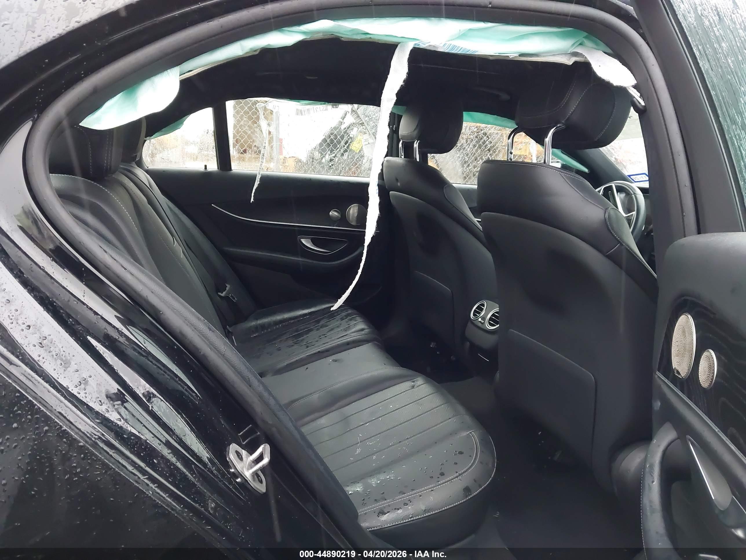 MERCEDES-BENZ E image 8