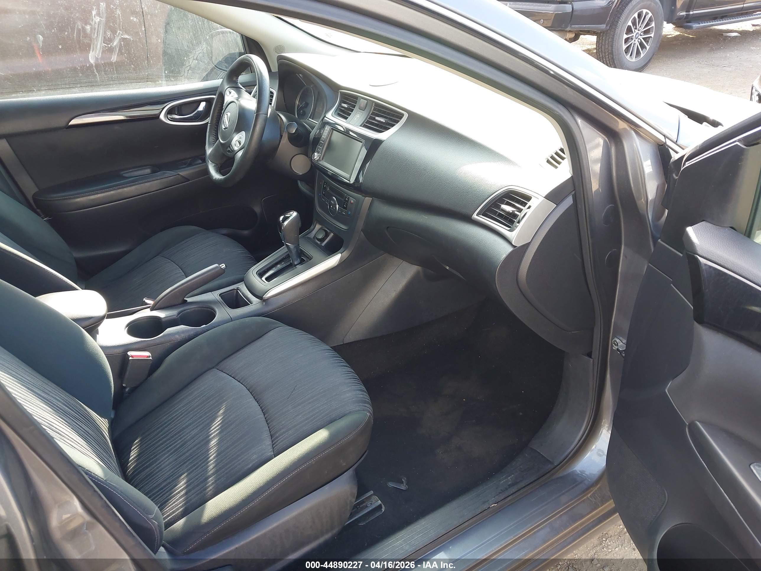 NISSAN SENTRA image 5