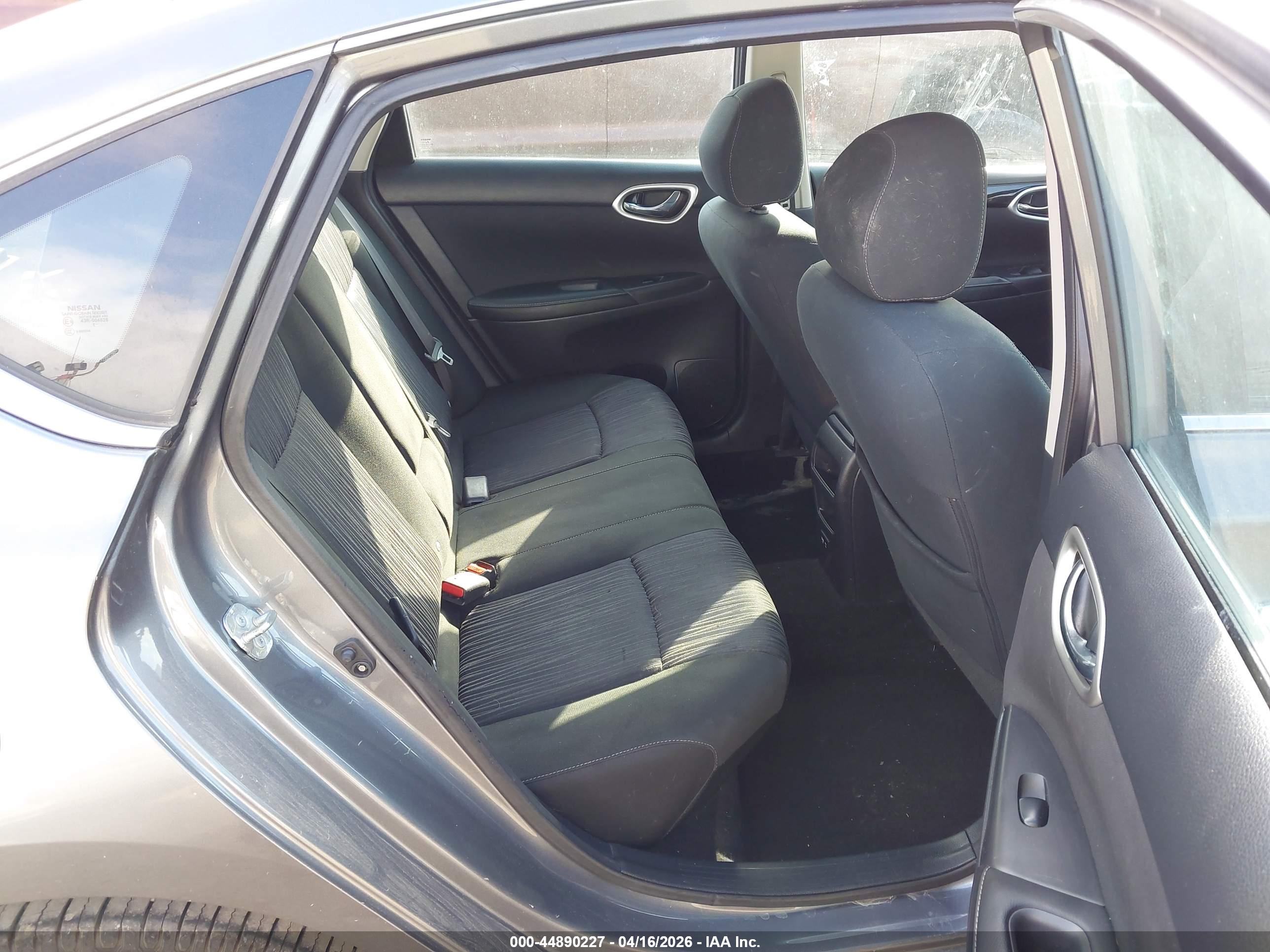 NISSAN SENTRA image 8