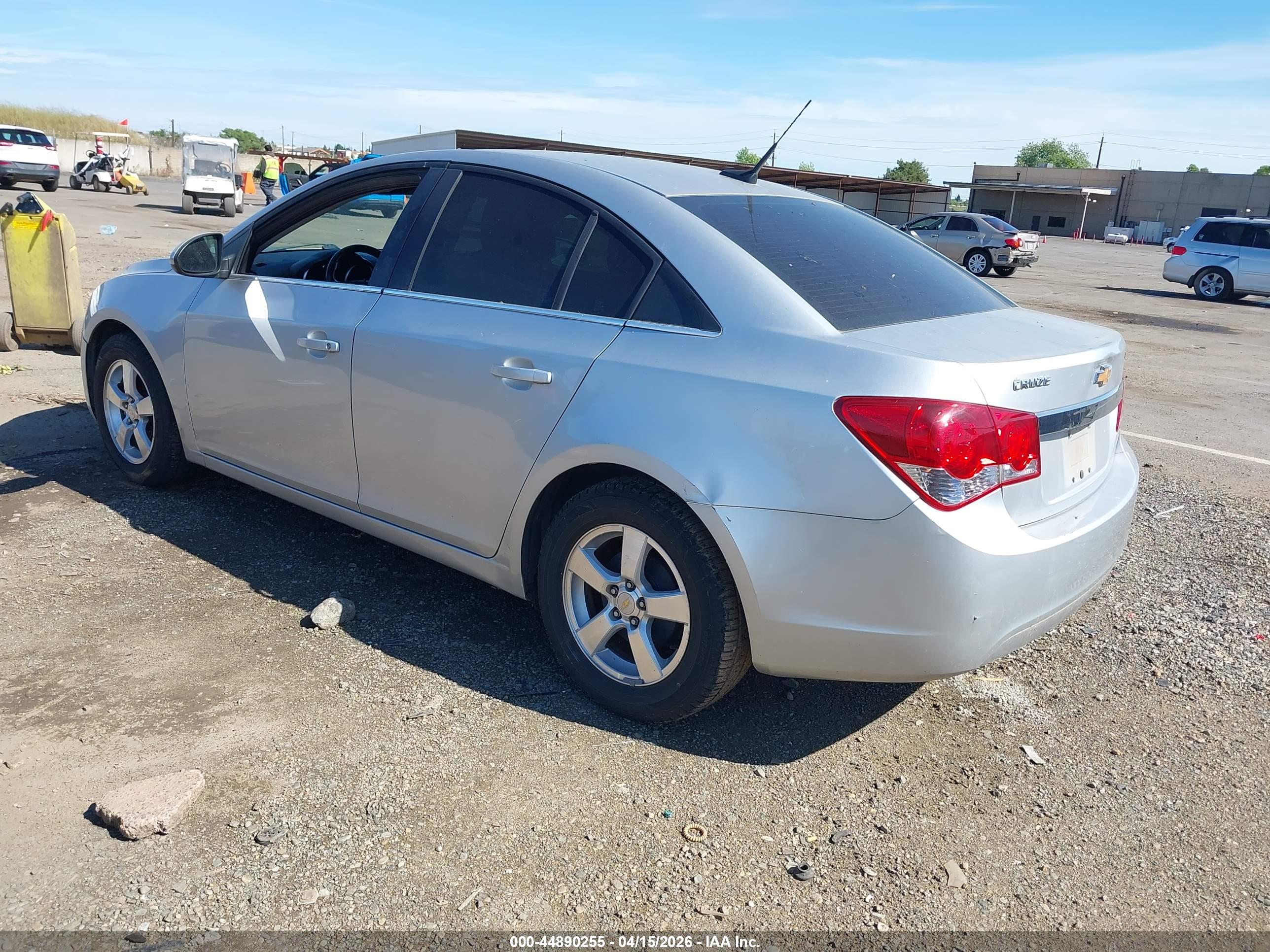 CHEVROLET CRUZE image 3