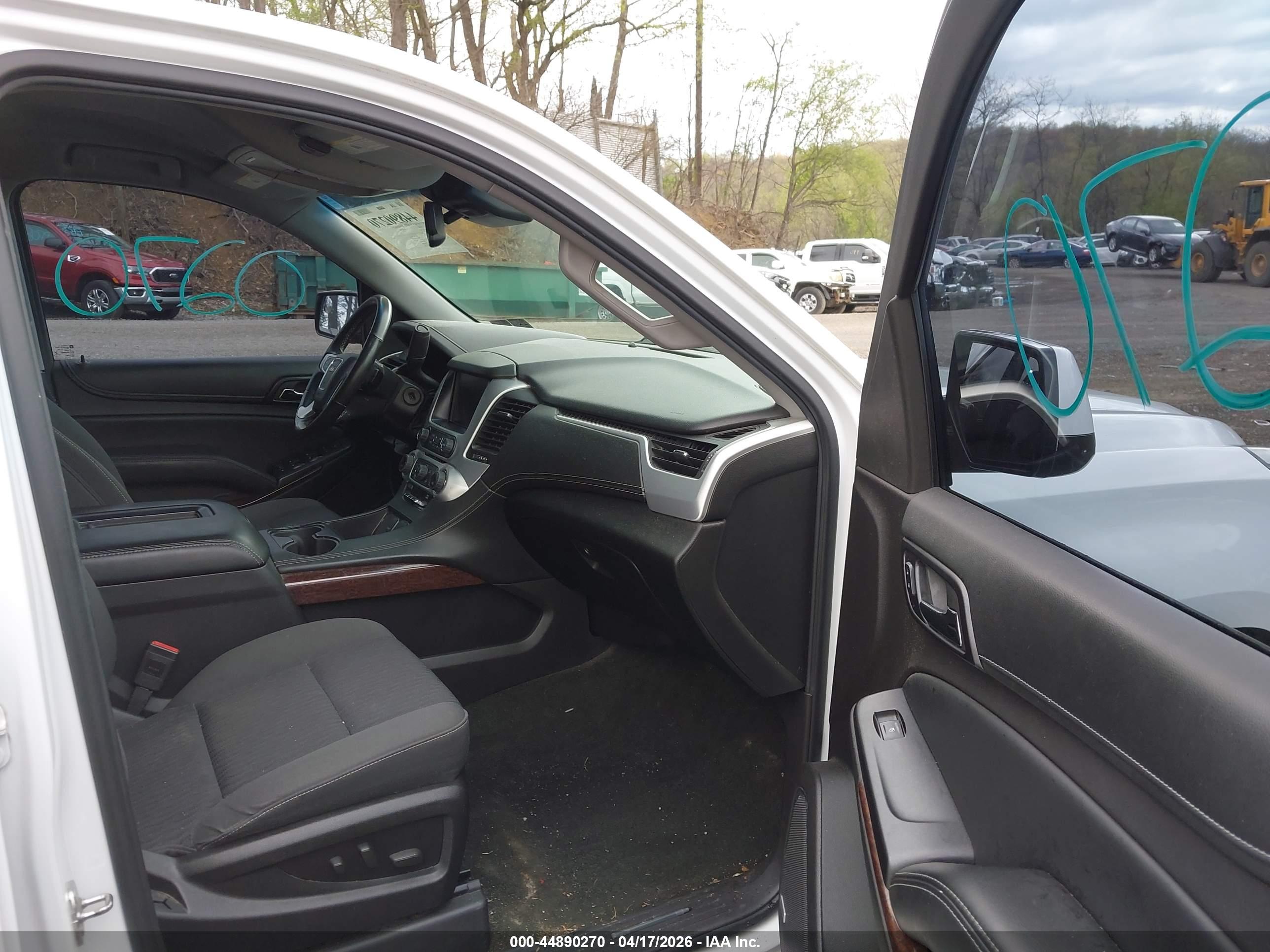 GMC YUKON image 5