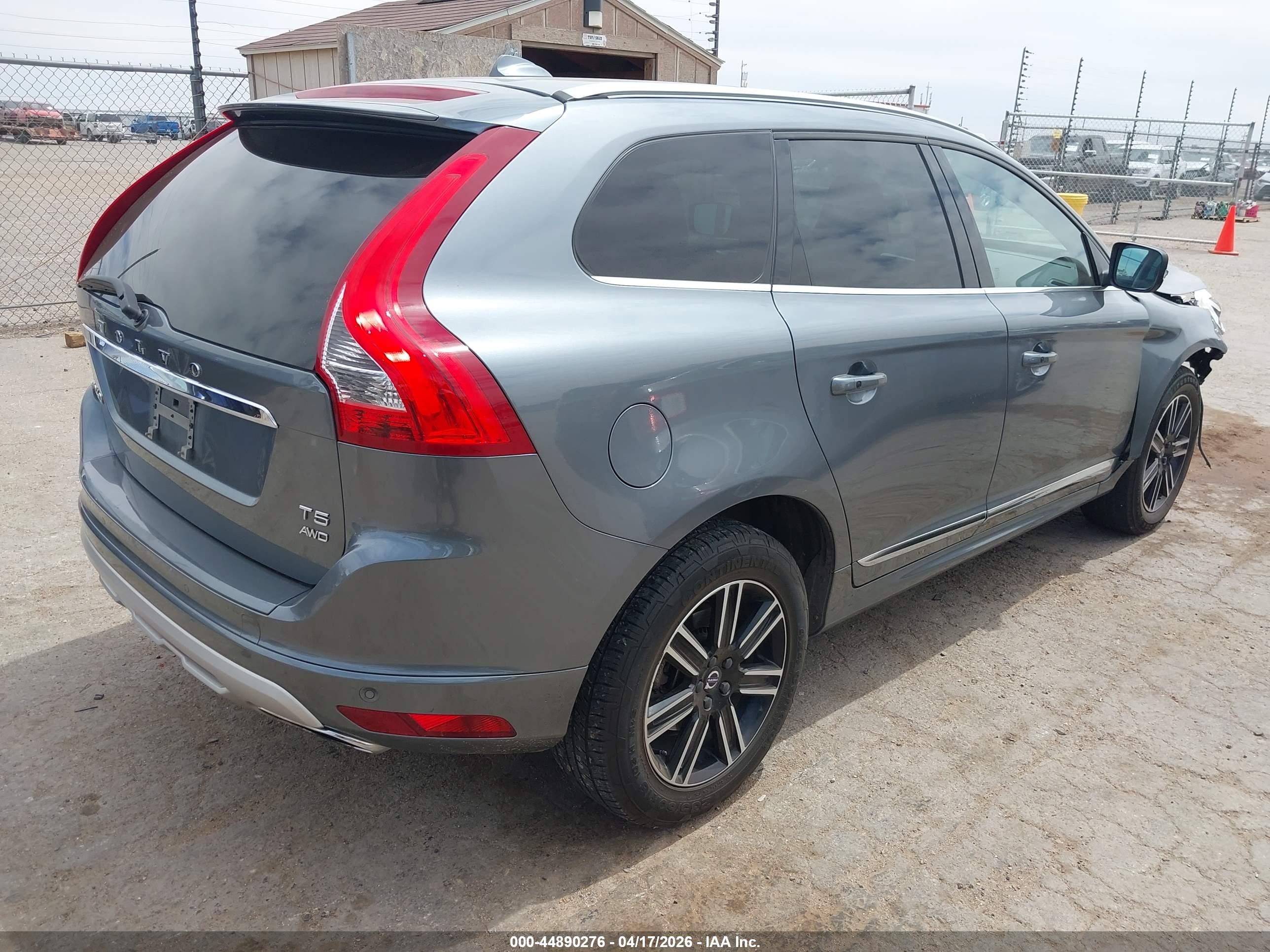 VOLVO XC60 image 4