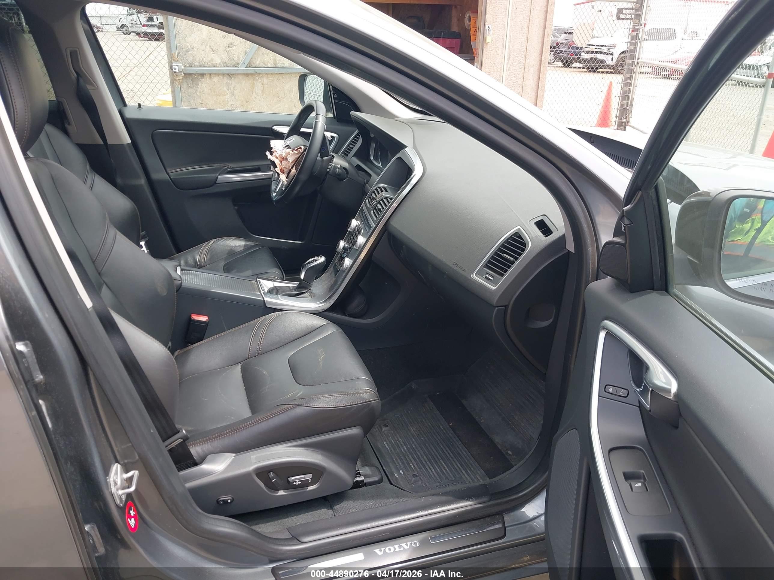 VOLVO XC60 image 5