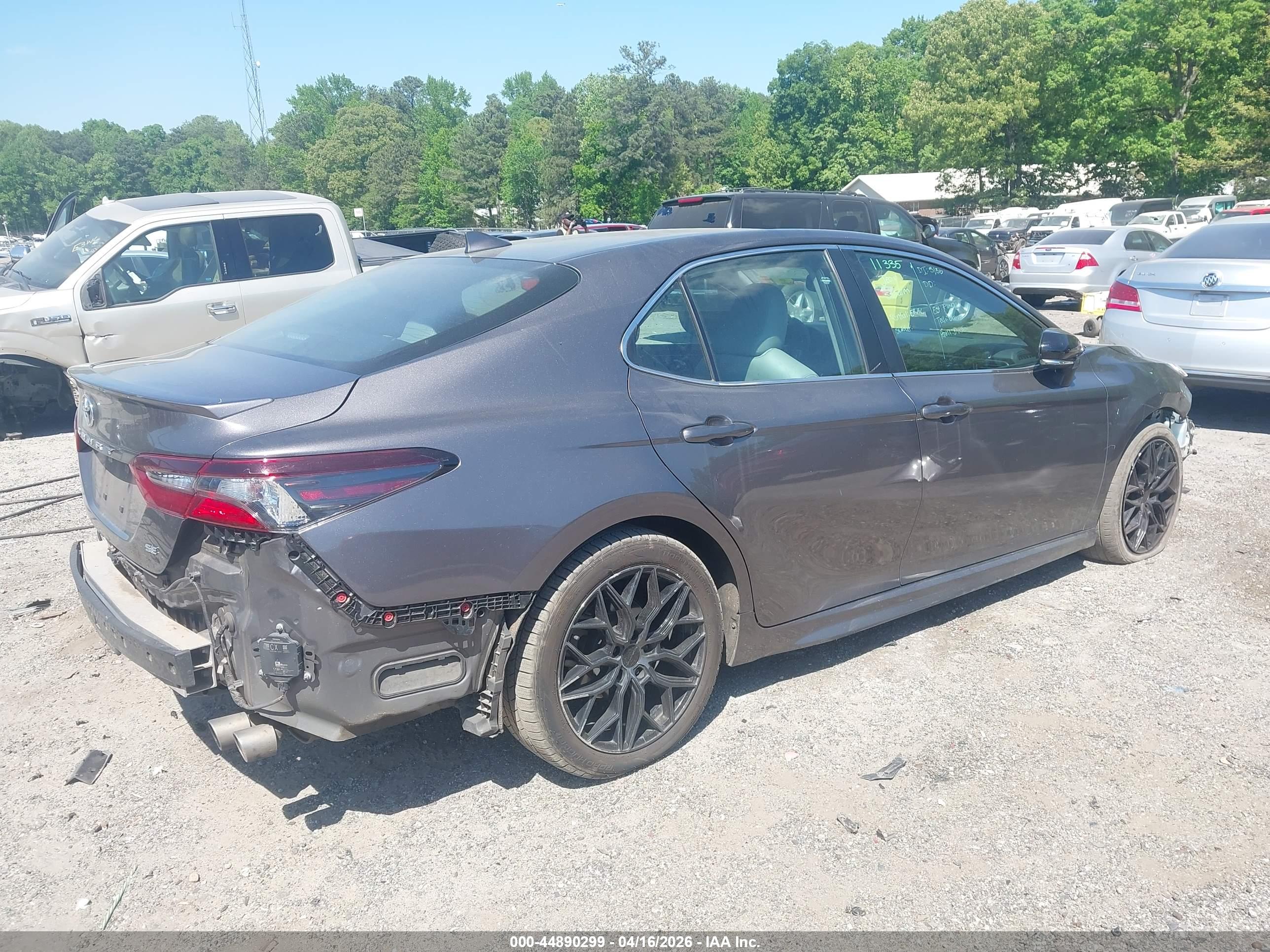 TOYOTA CAMRY image 4