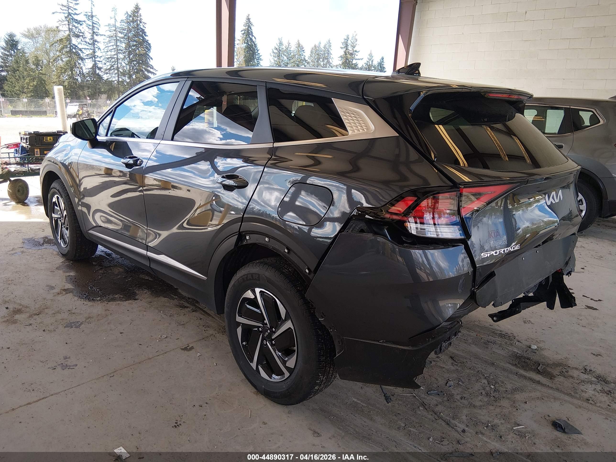 KIA SPORTAGE image 3