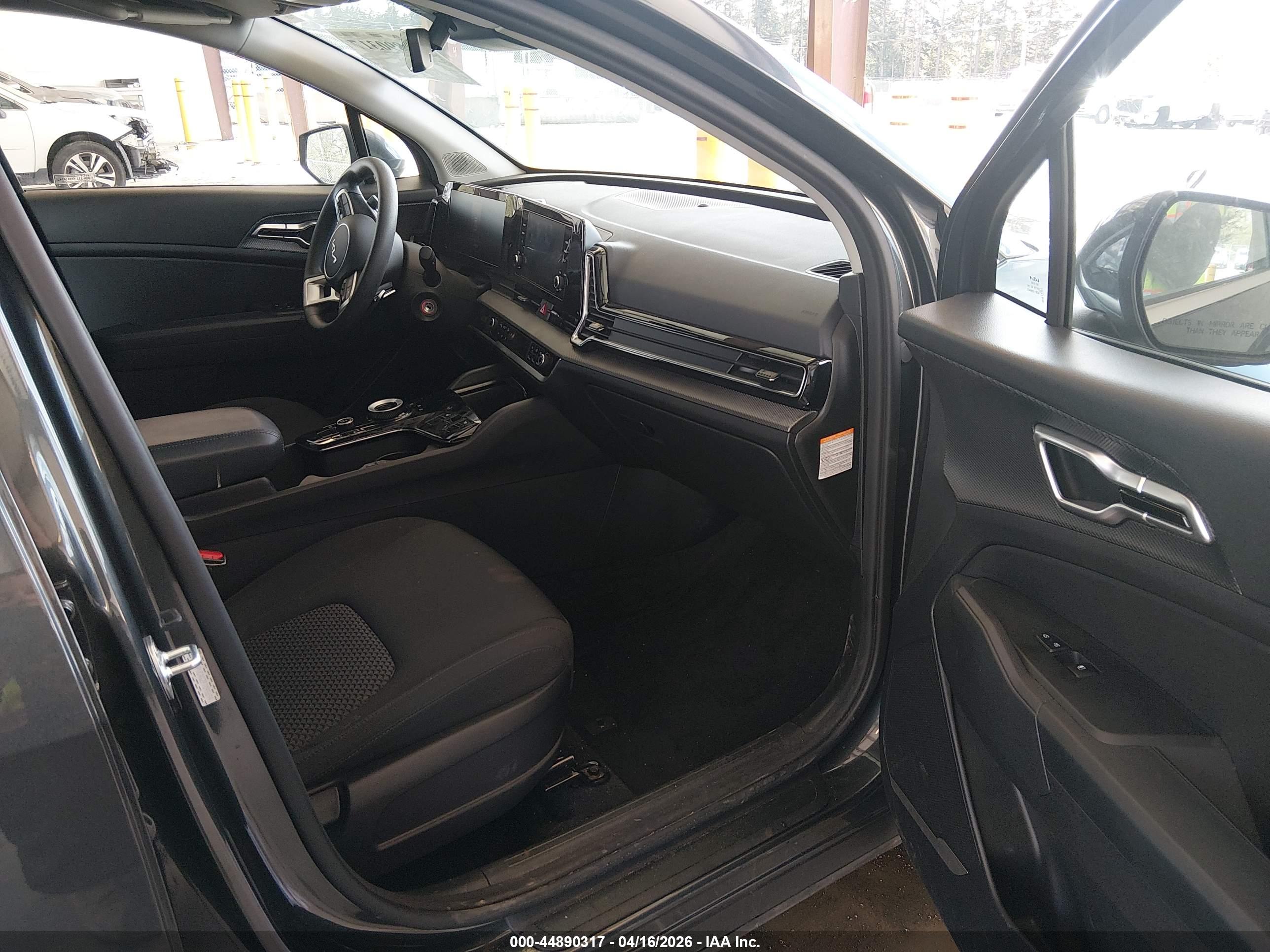 KIA SPORTAGE image 5
