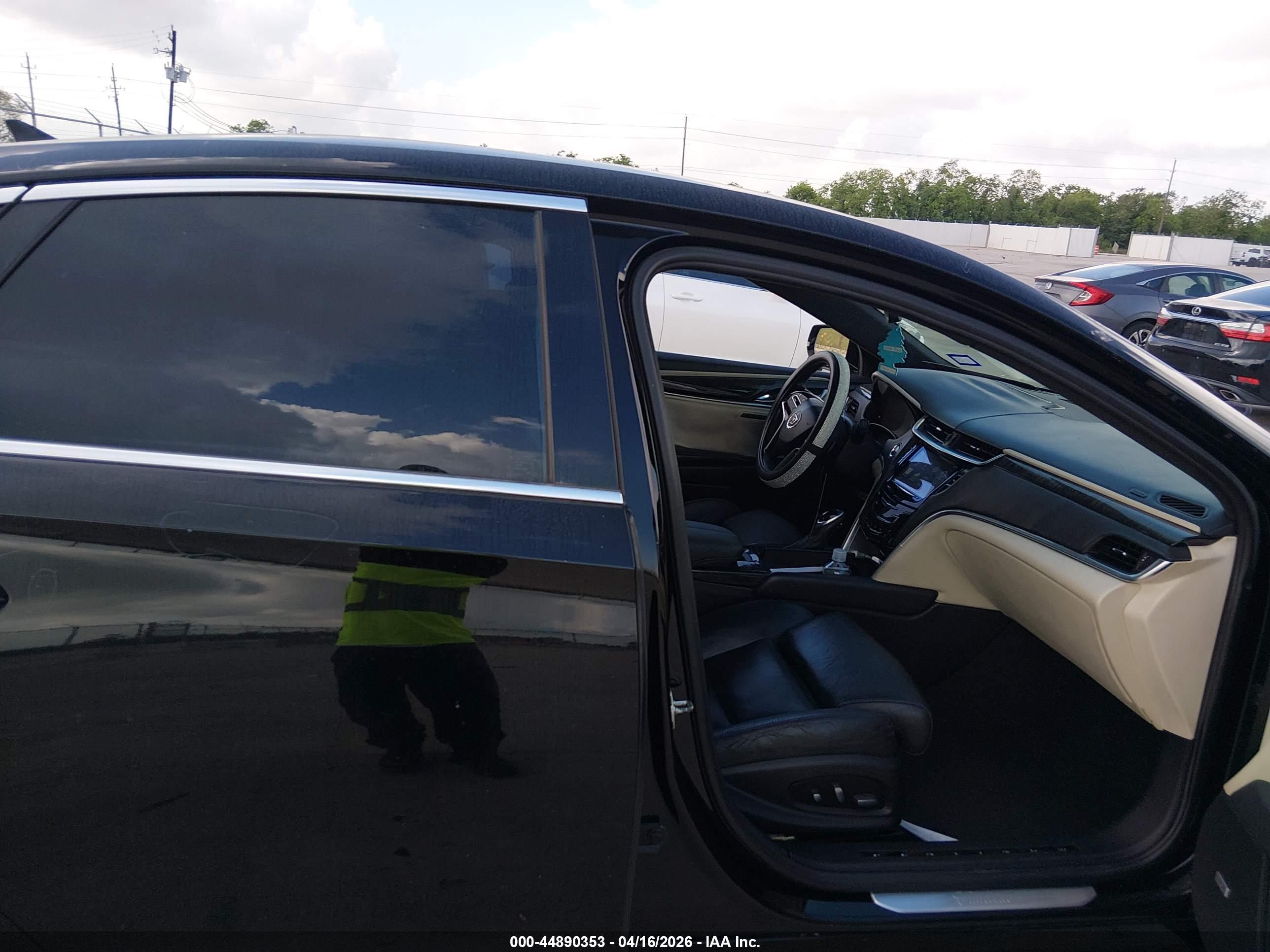 CADILLAC XTS image 5