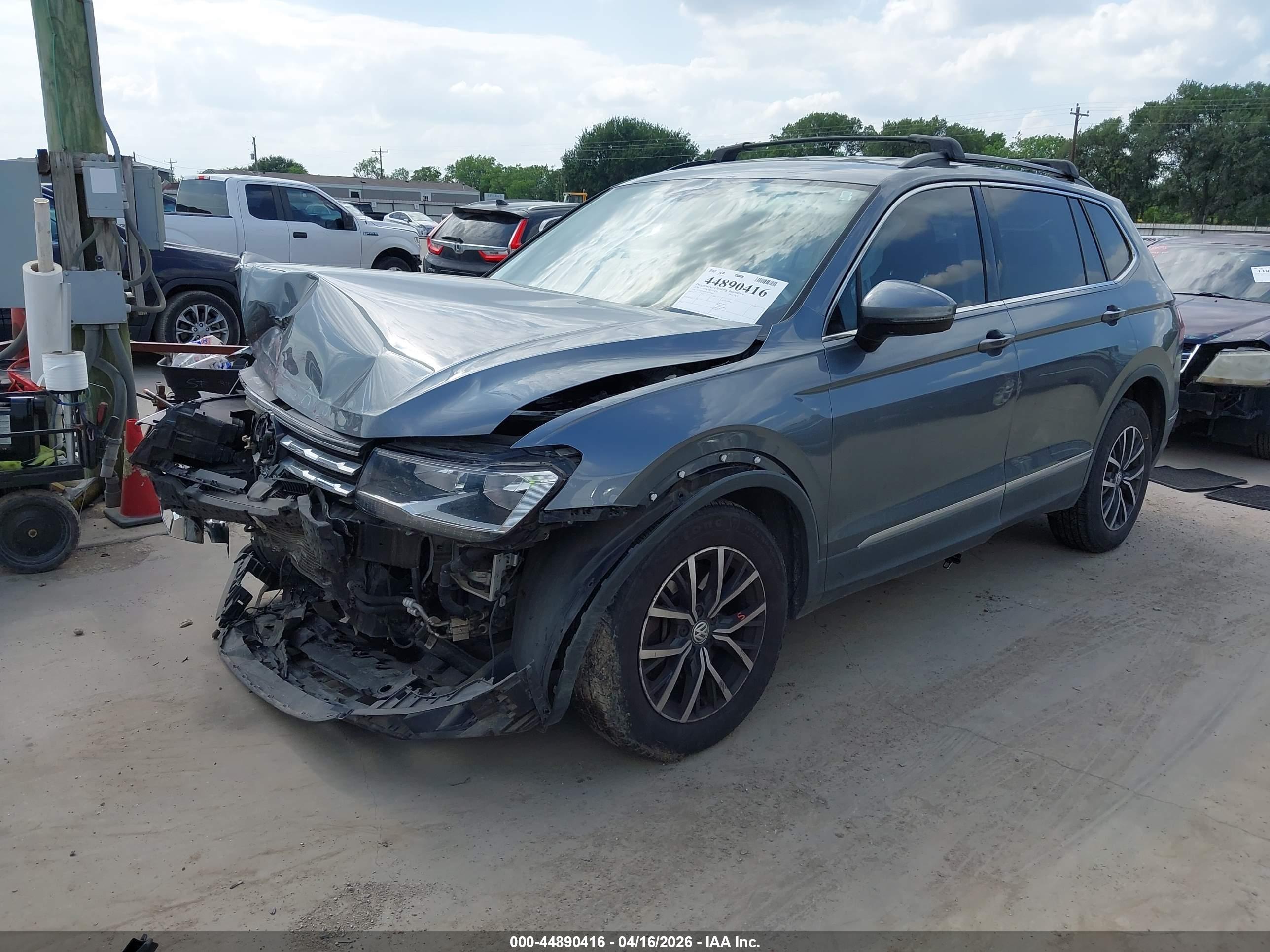 VOLKSWAGEN TIGUAN image 2