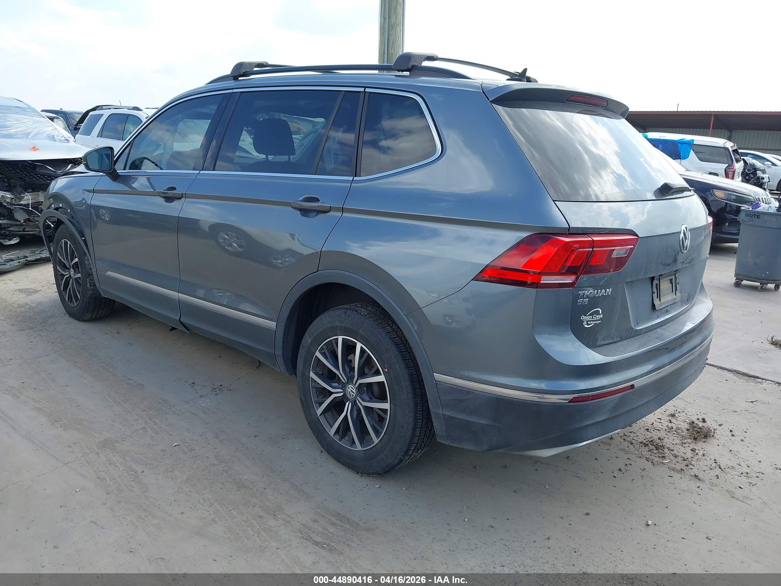 VOLKSWAGEN TIGUAN image 3
