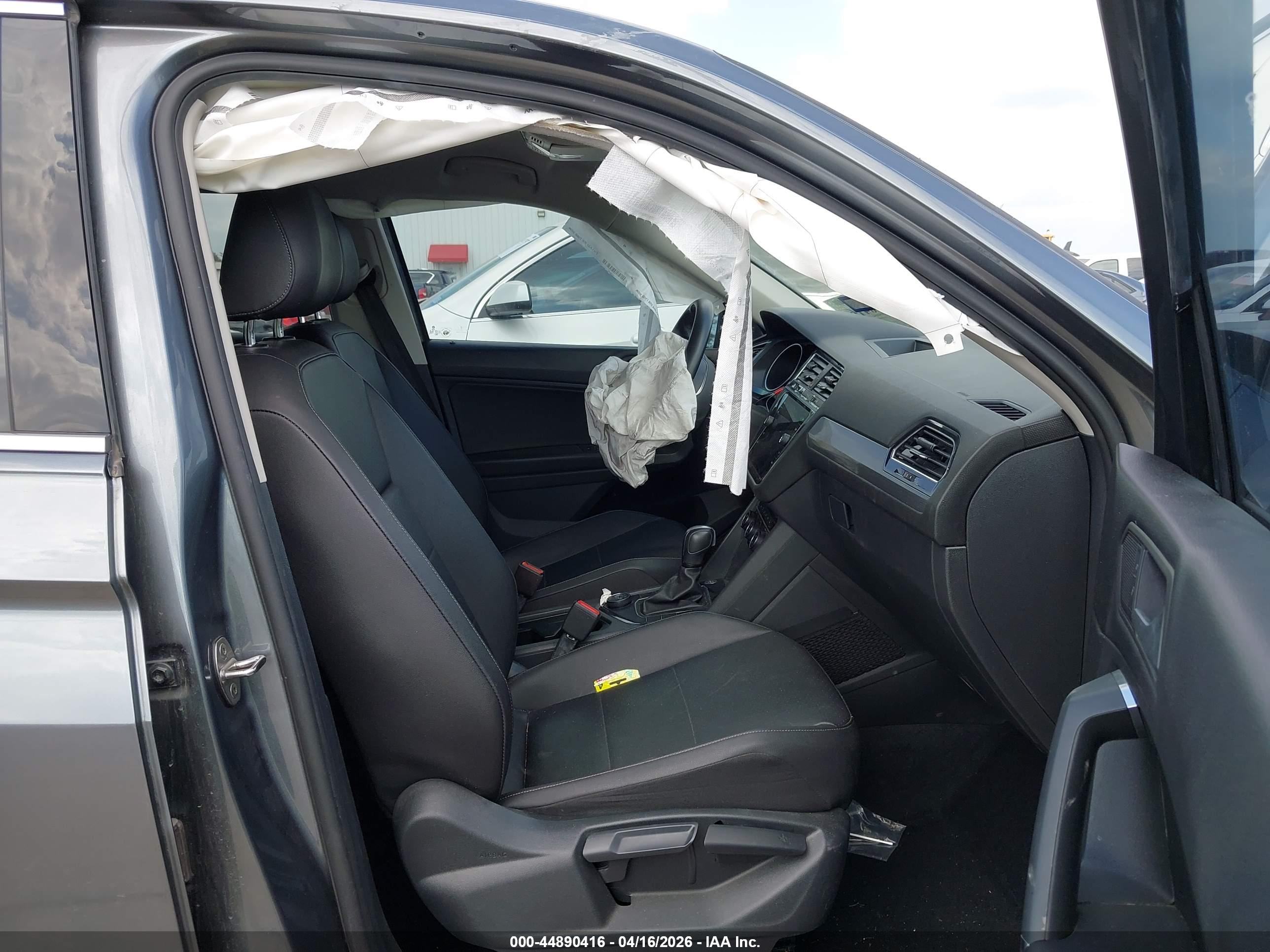 VOLKSWAGEN TIGUAN image 5