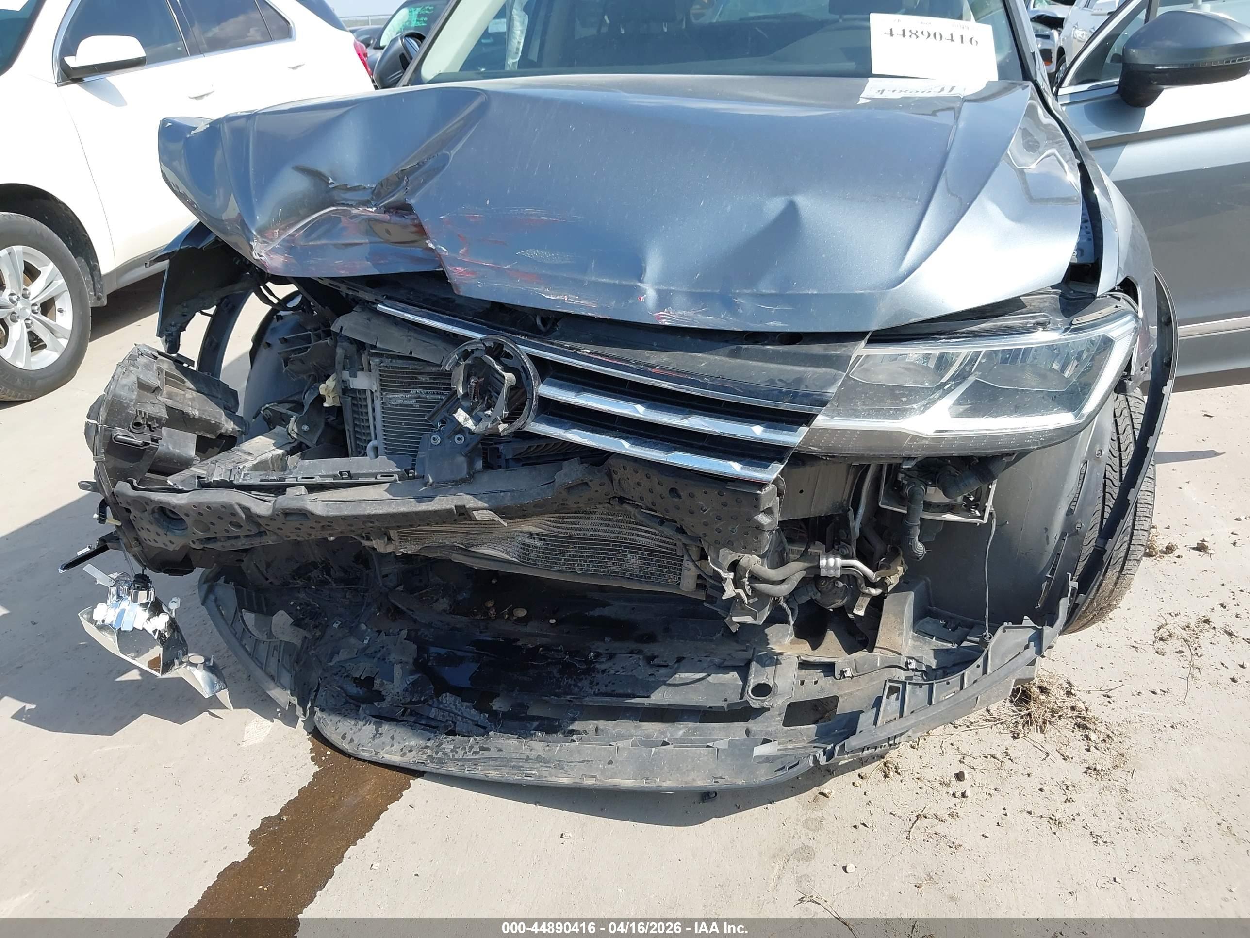 VOLKSWAGEN TIGUAN image 6