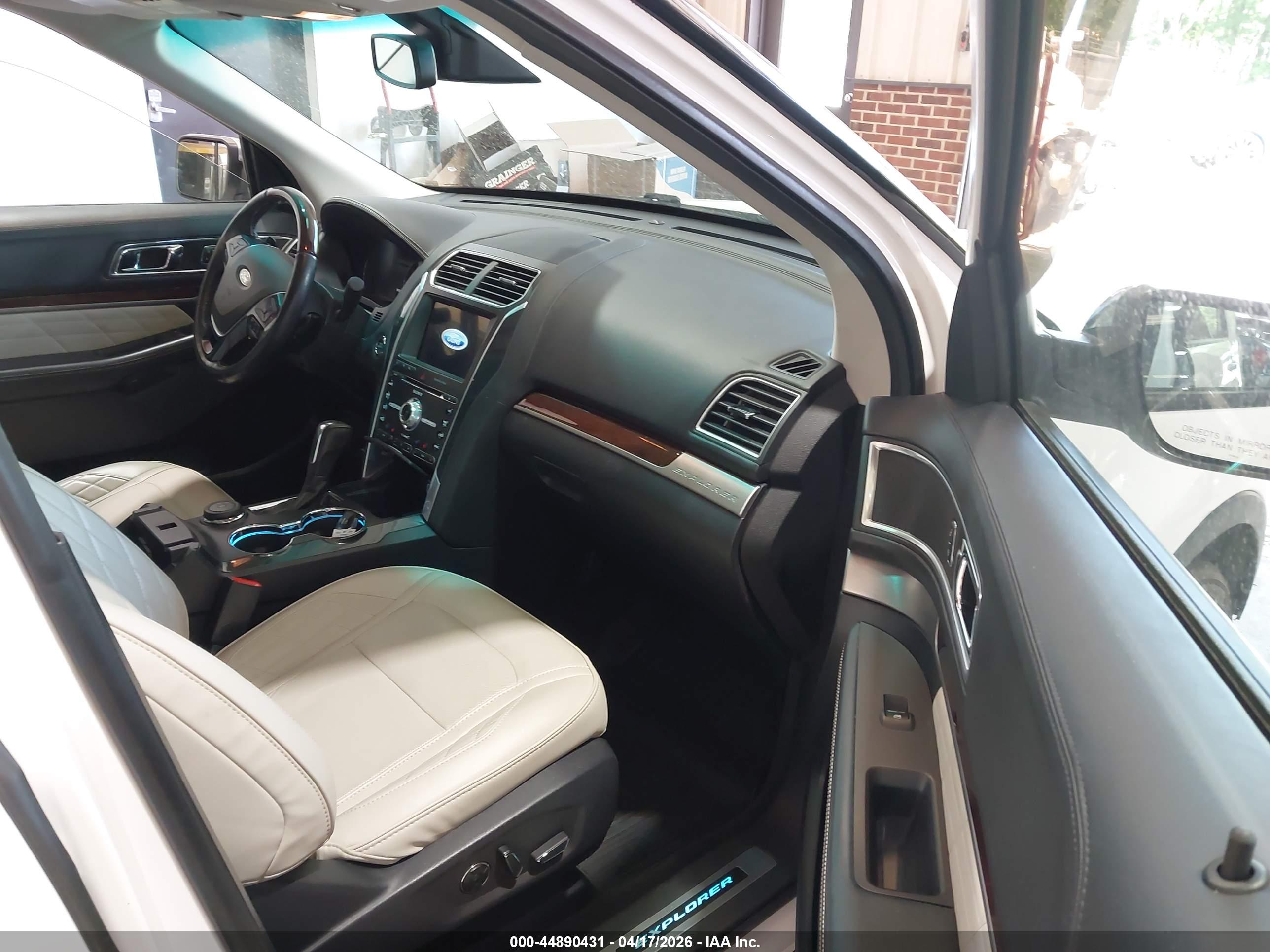 FORD EXPLORER image 5