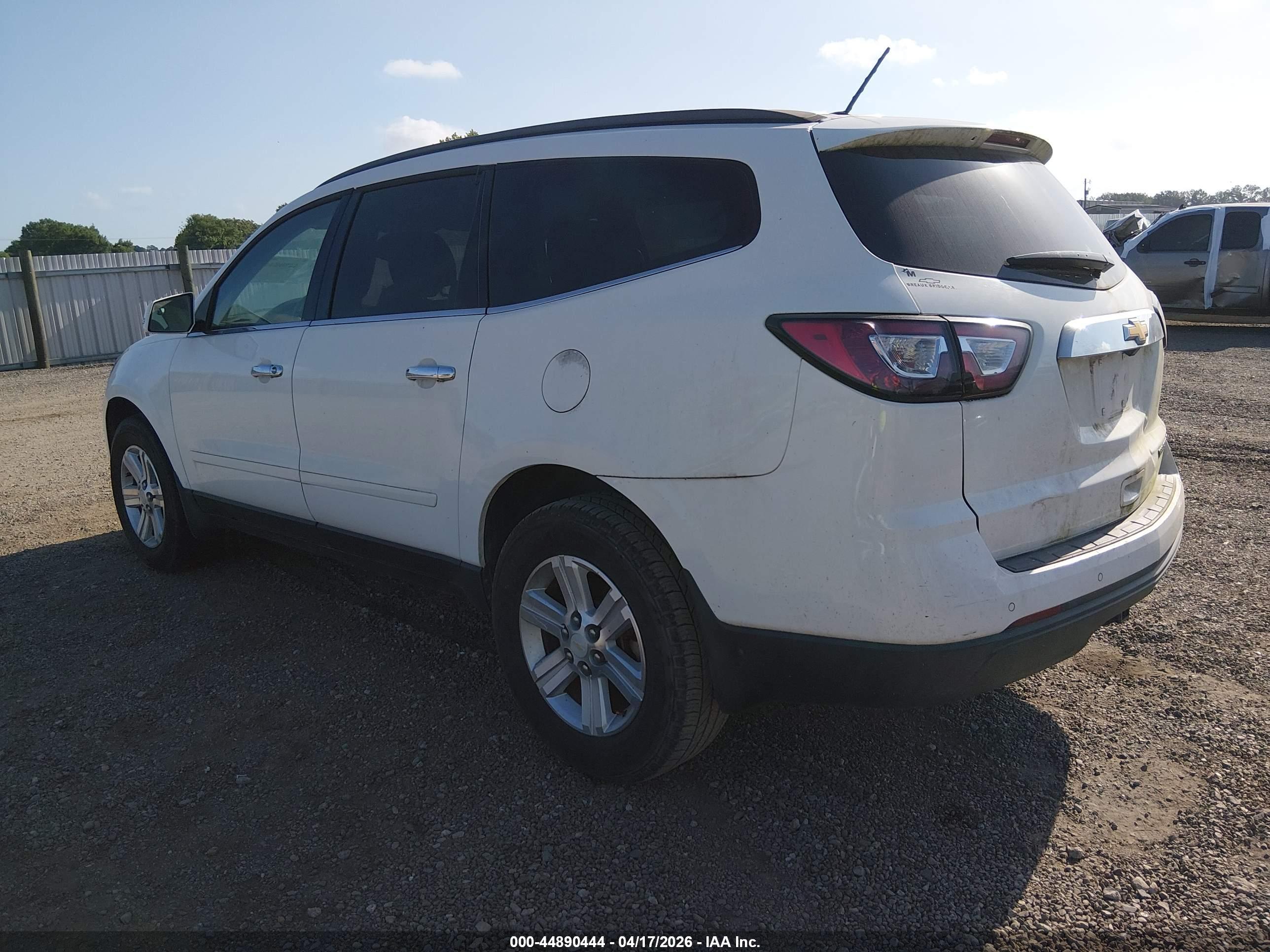 CHEVROLET TRAVERSE image 3