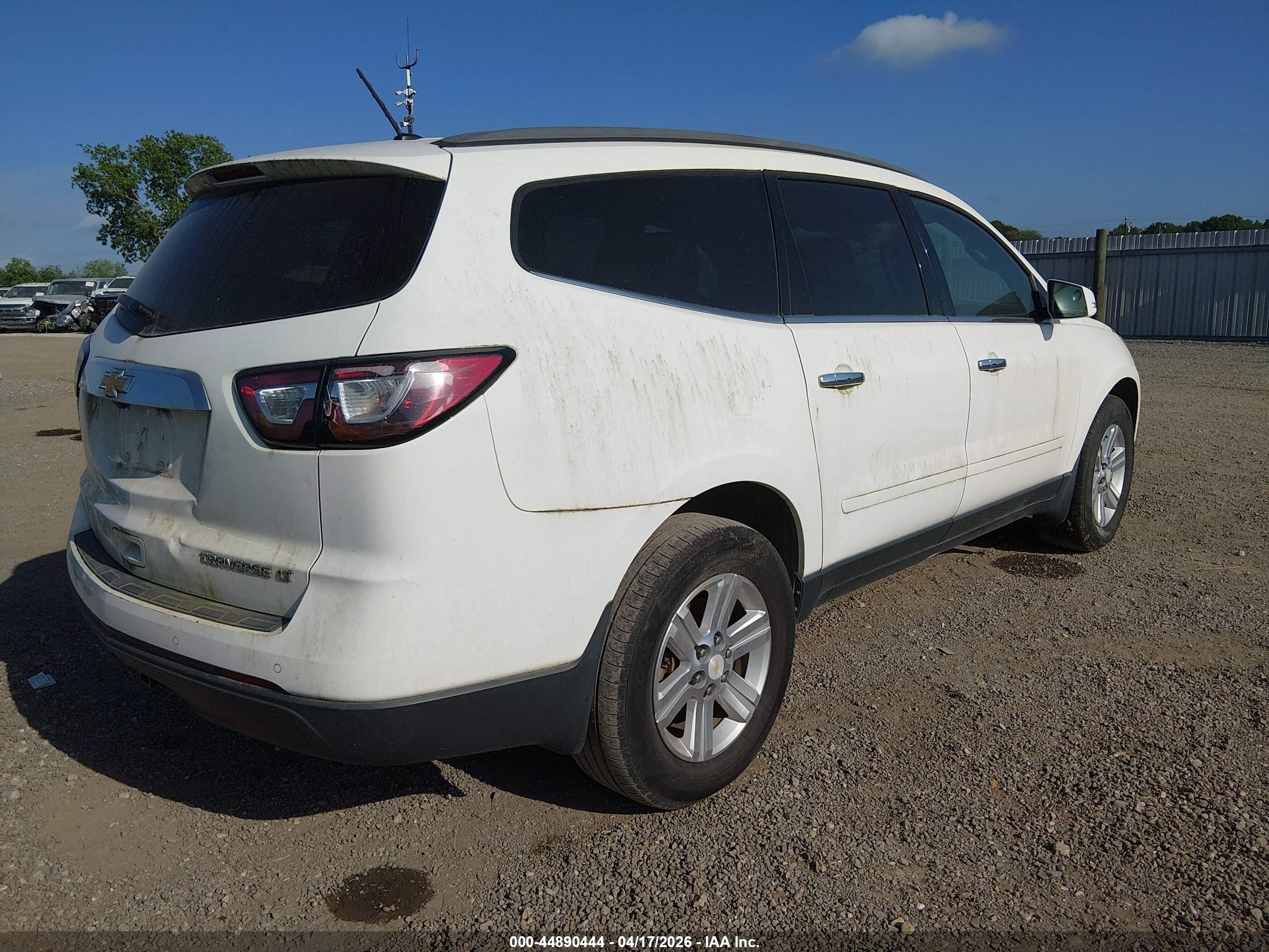 CHEVROLET TRAVERSE image 4